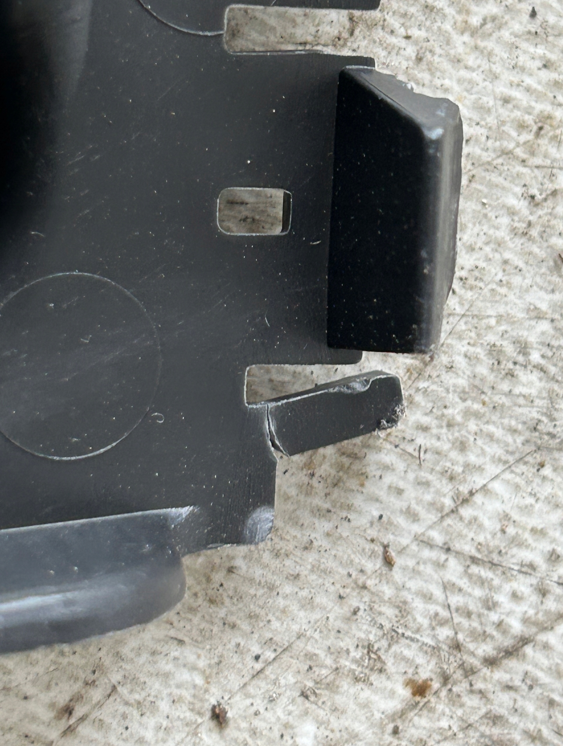 bumper bracket right rear part VIVARO B NV300 TRAFIC III