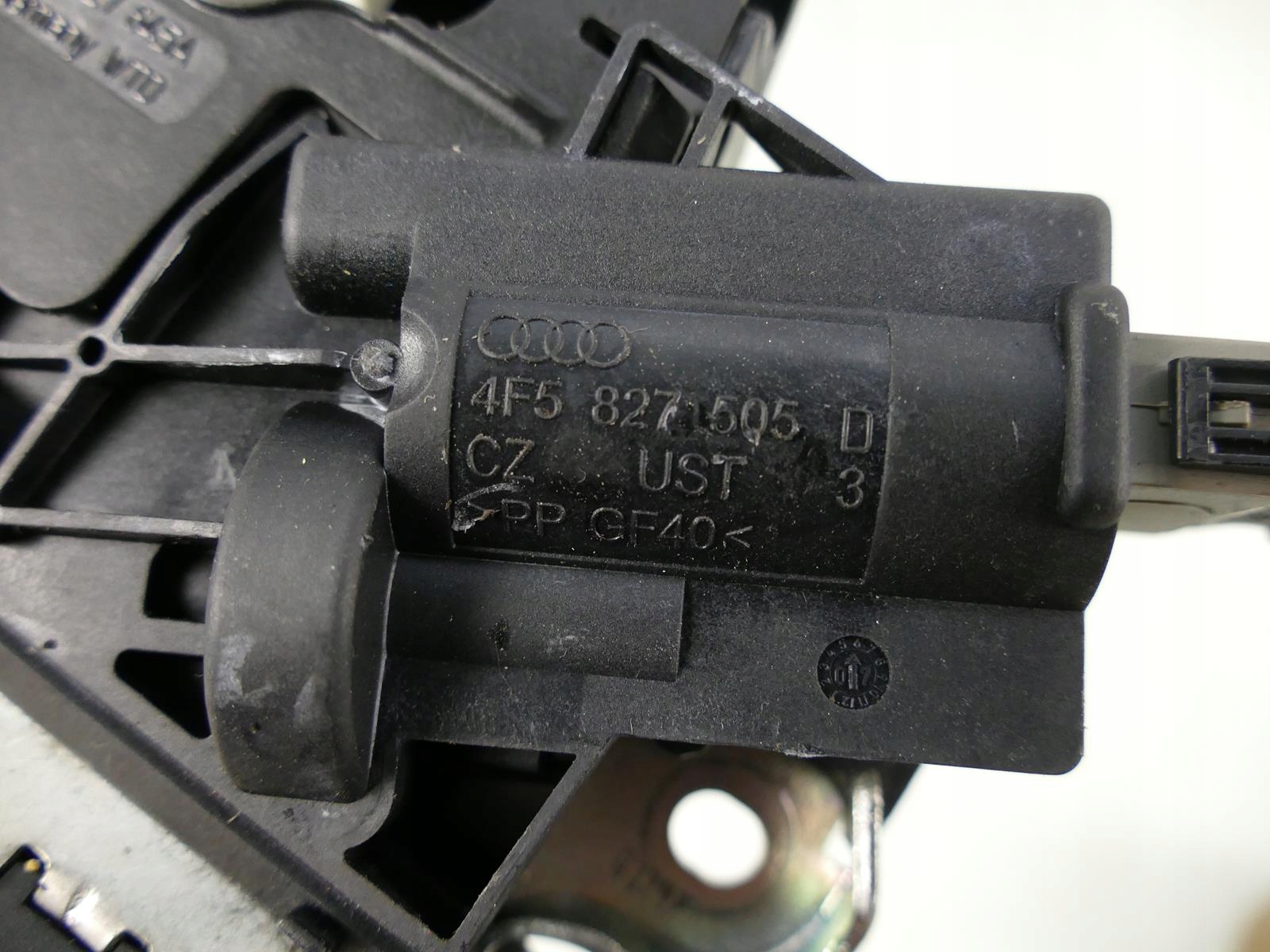 AUDI A8 D3 and LIFT lock bonnet boot rear part
