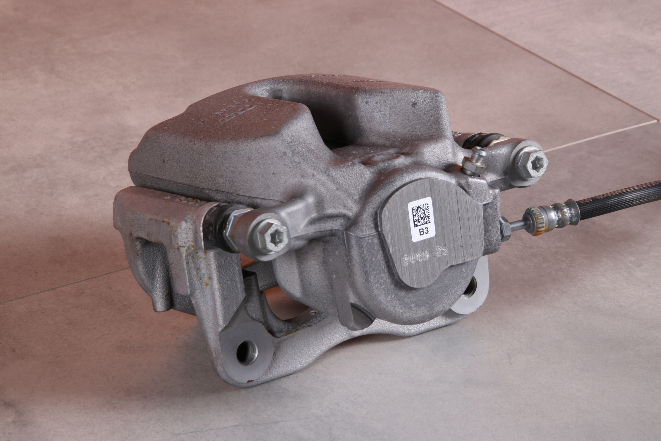 BMW G30 G31 caliper brake left front front 6872799 60/24/330 31 km !!!