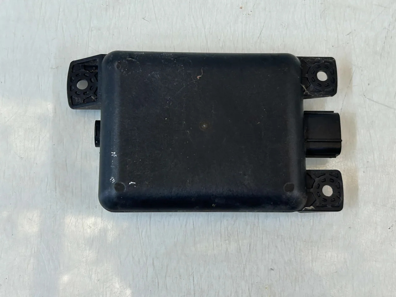 Датчик левый mazda 6 III РЕСТАЙЛИНГ GV9S-67Y90D