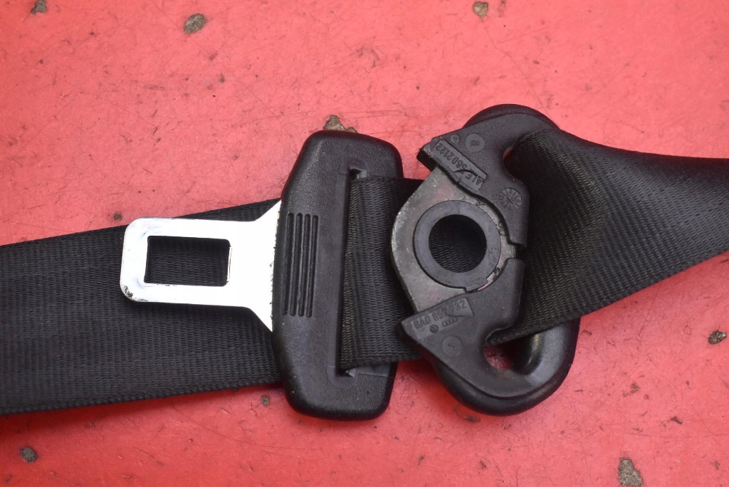 Gurten Sicherheits rechts vorne Spanner 566339401 AUDI A8 D2 94-99