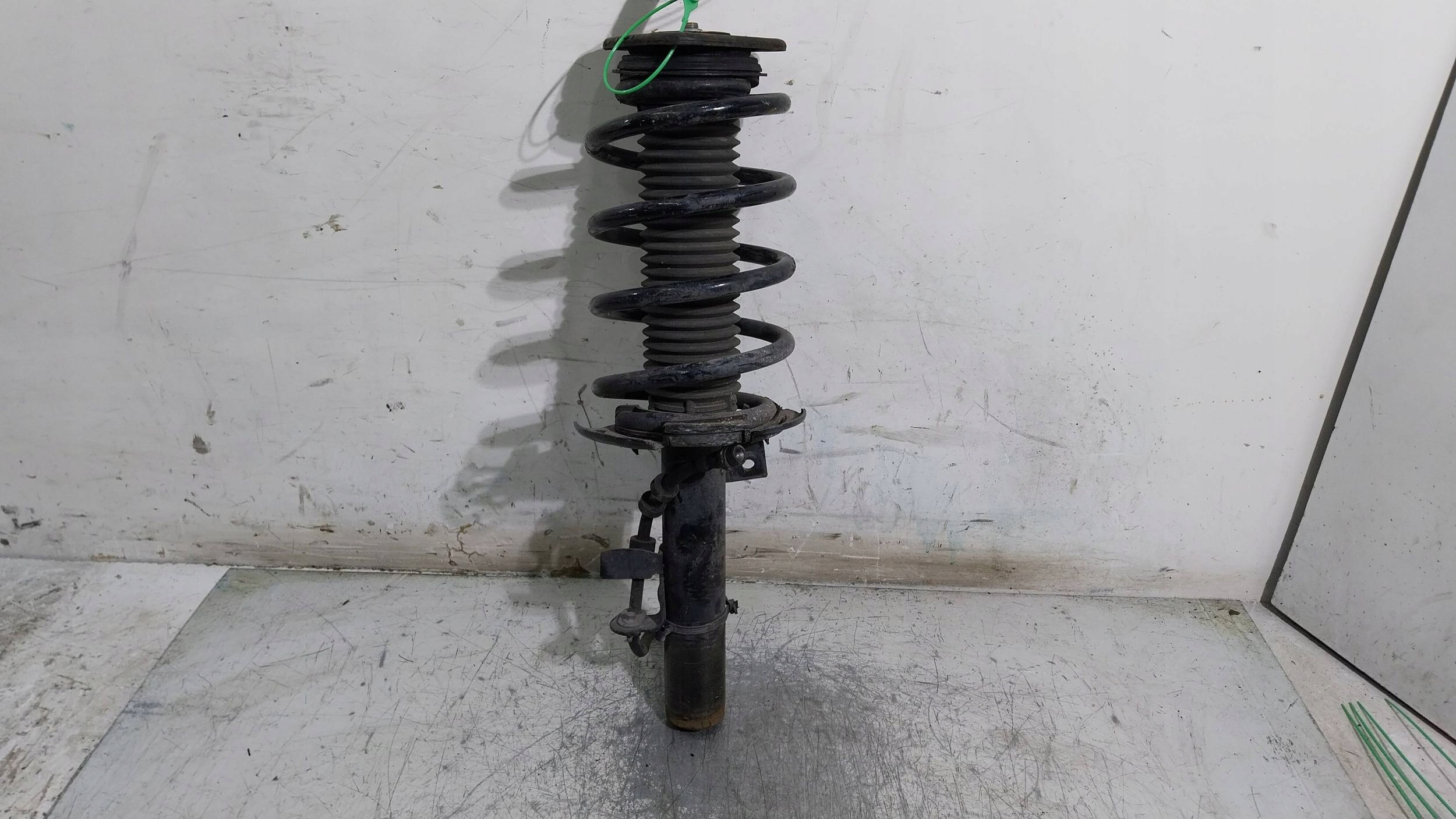 shock absorber left front BV61-18K001-KLB FORD FOCUS MK3 C-MAX MK2