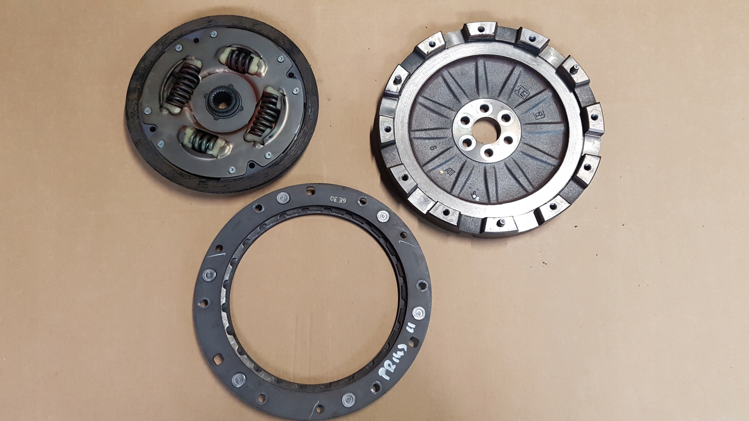 TOYOTA PRIUS II 03-09 КОЛЕСО ЗЧЕПЛЕННЯ