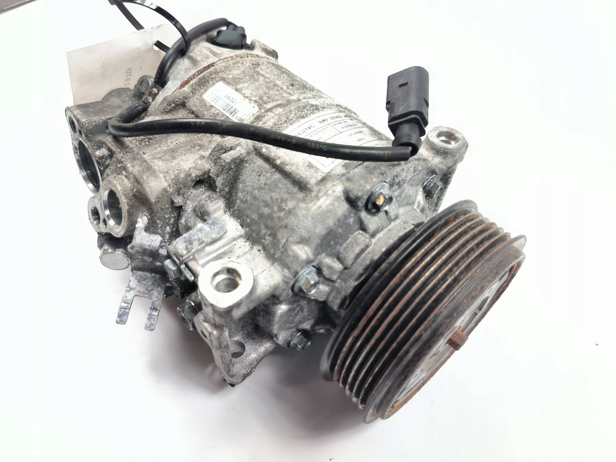 compressor of the air conditioning 4E0260805AD AUDI A4 B8
