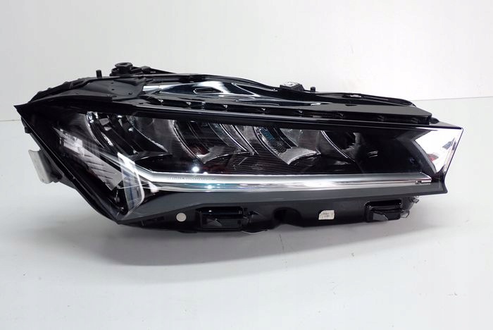 SKODA SUPERB IV CRYSTAL LIGHTING 23- reflektor right light right 3P1941016