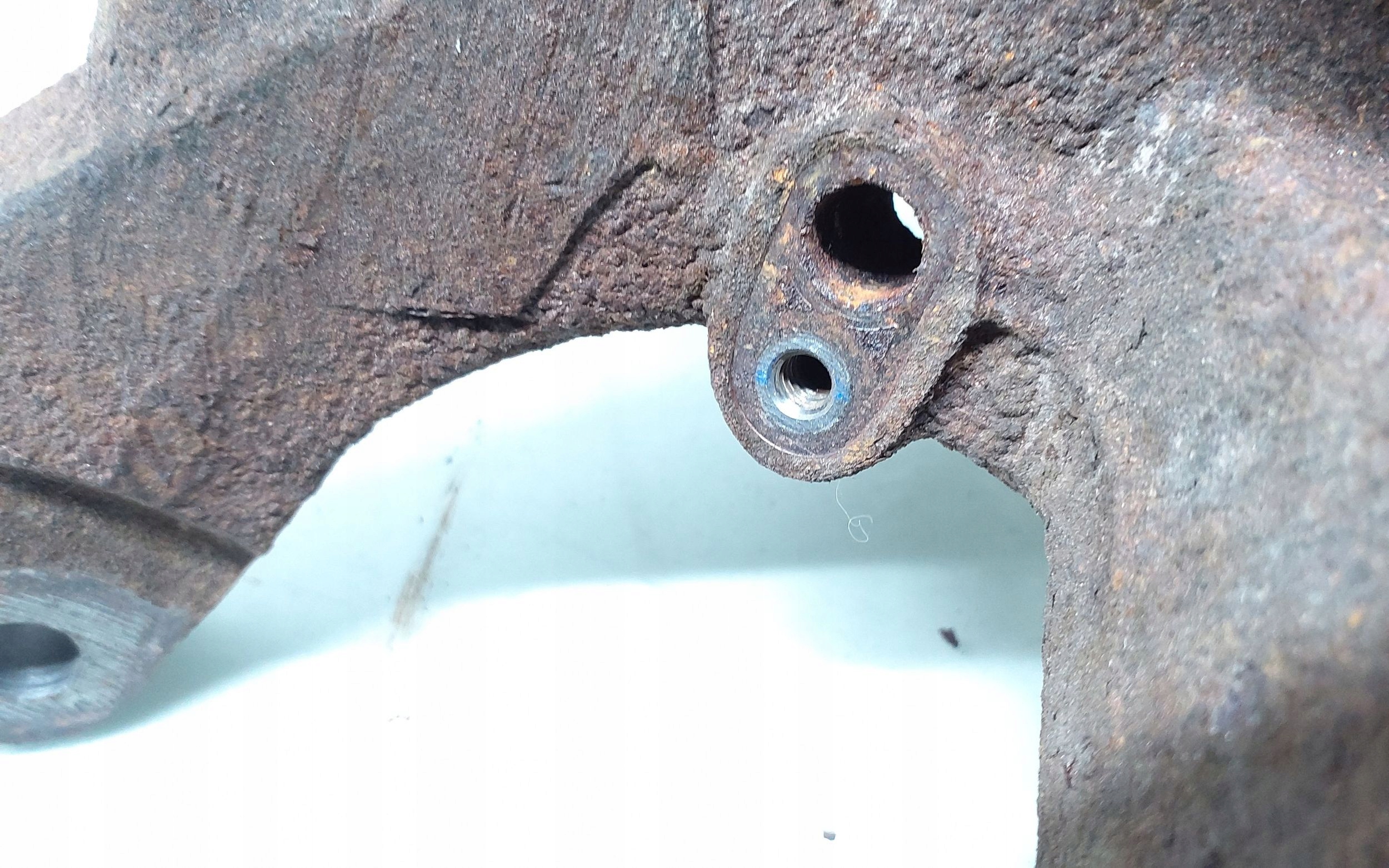 2015 FORD ECOSPORT поворотный кулак, цапфа передняя