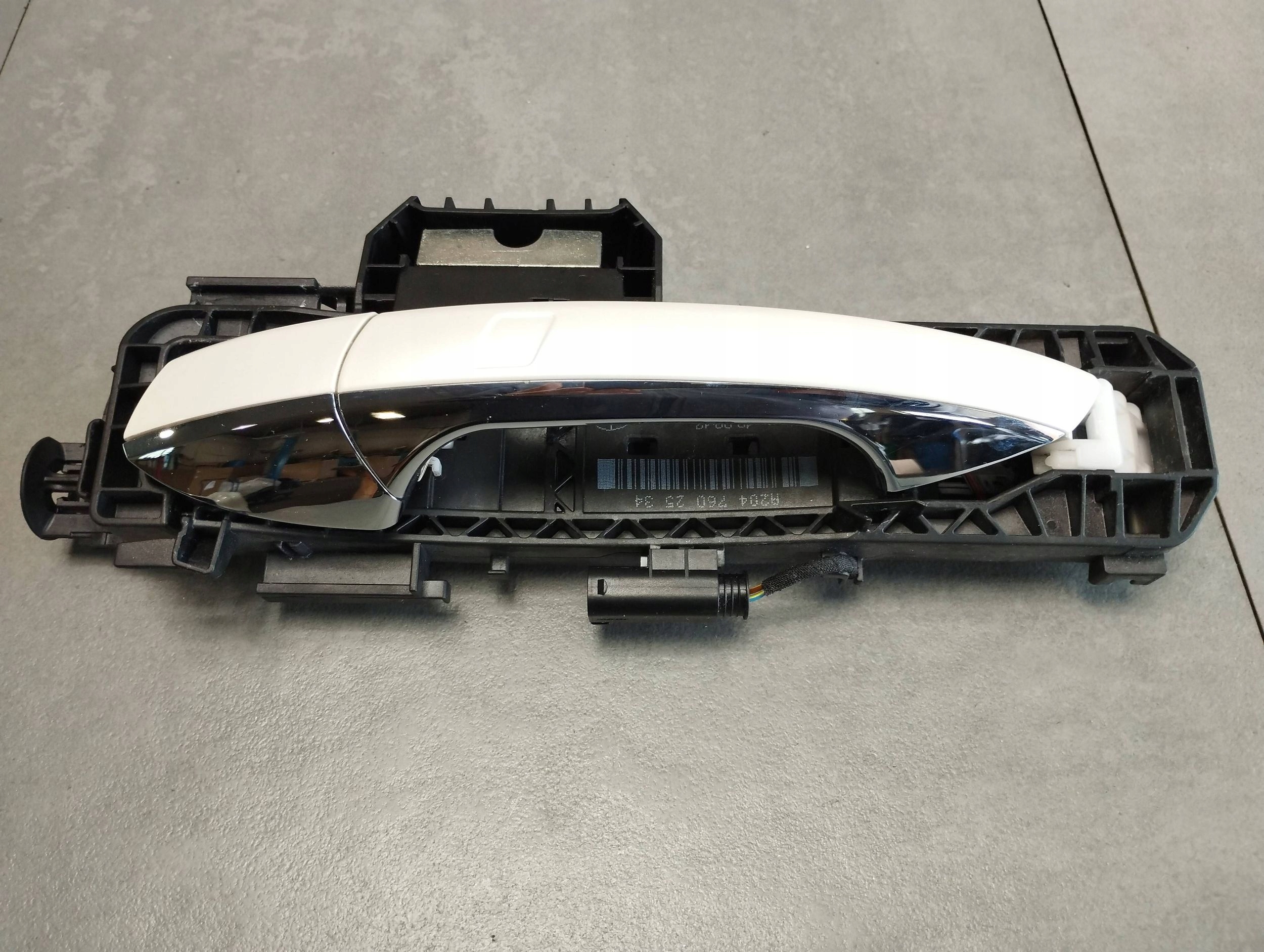 Mercedes-Benz GLE W166 handle left rear part 799 A2047602534