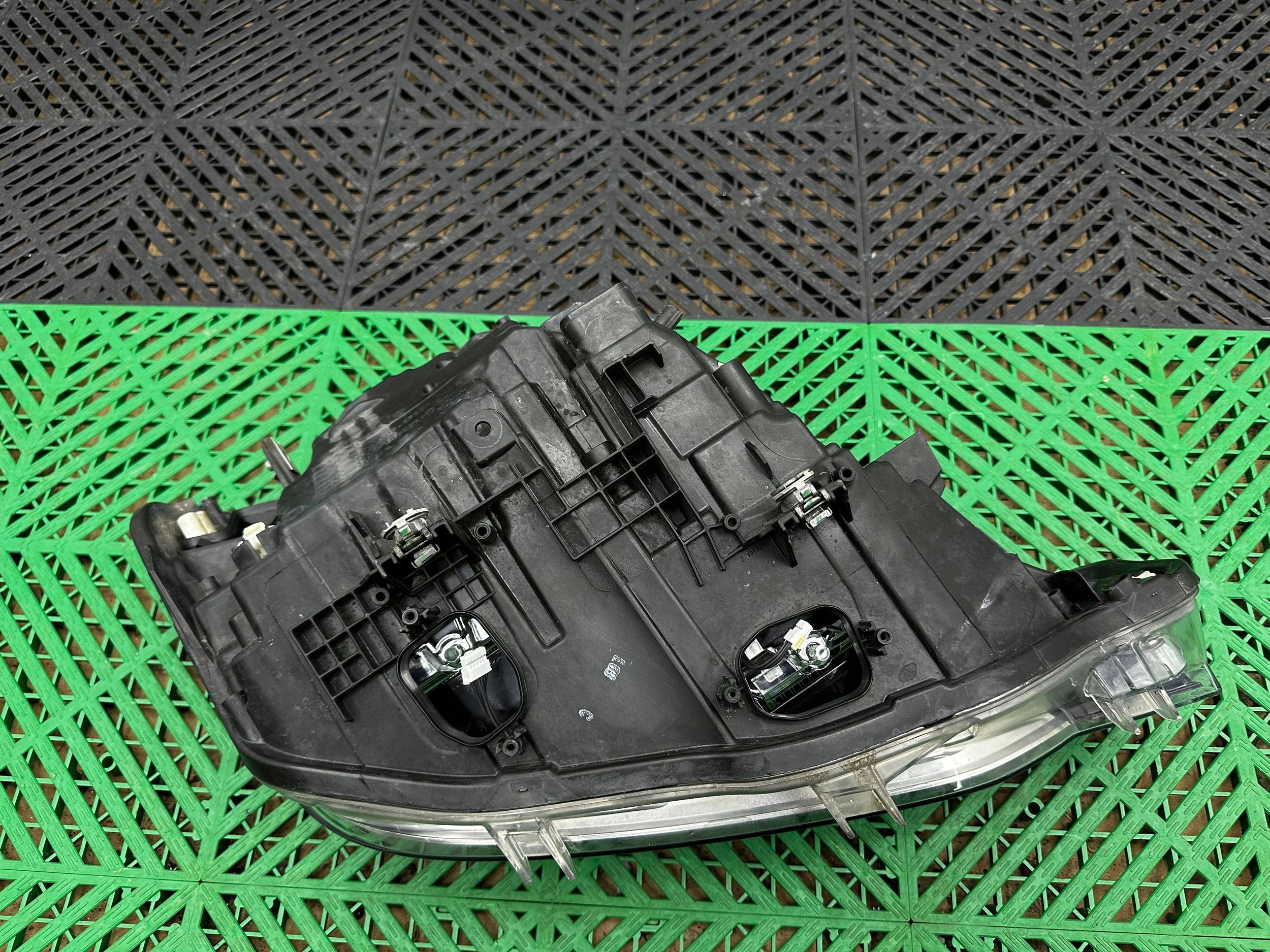 light front side left BMW 3 F30 F31 LCI 7498945