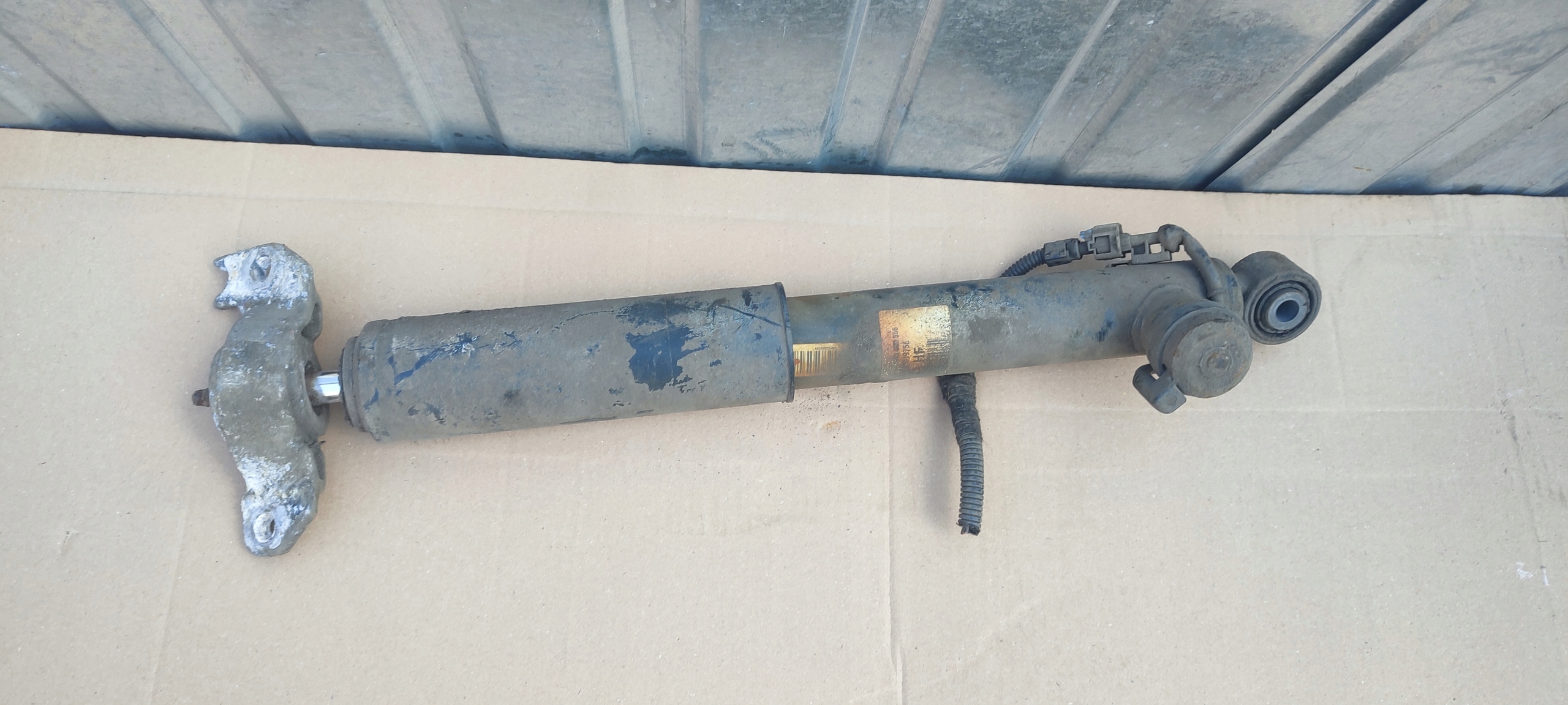 shock absorber left rear part left rear Opel Insignia A IDS 13319750
