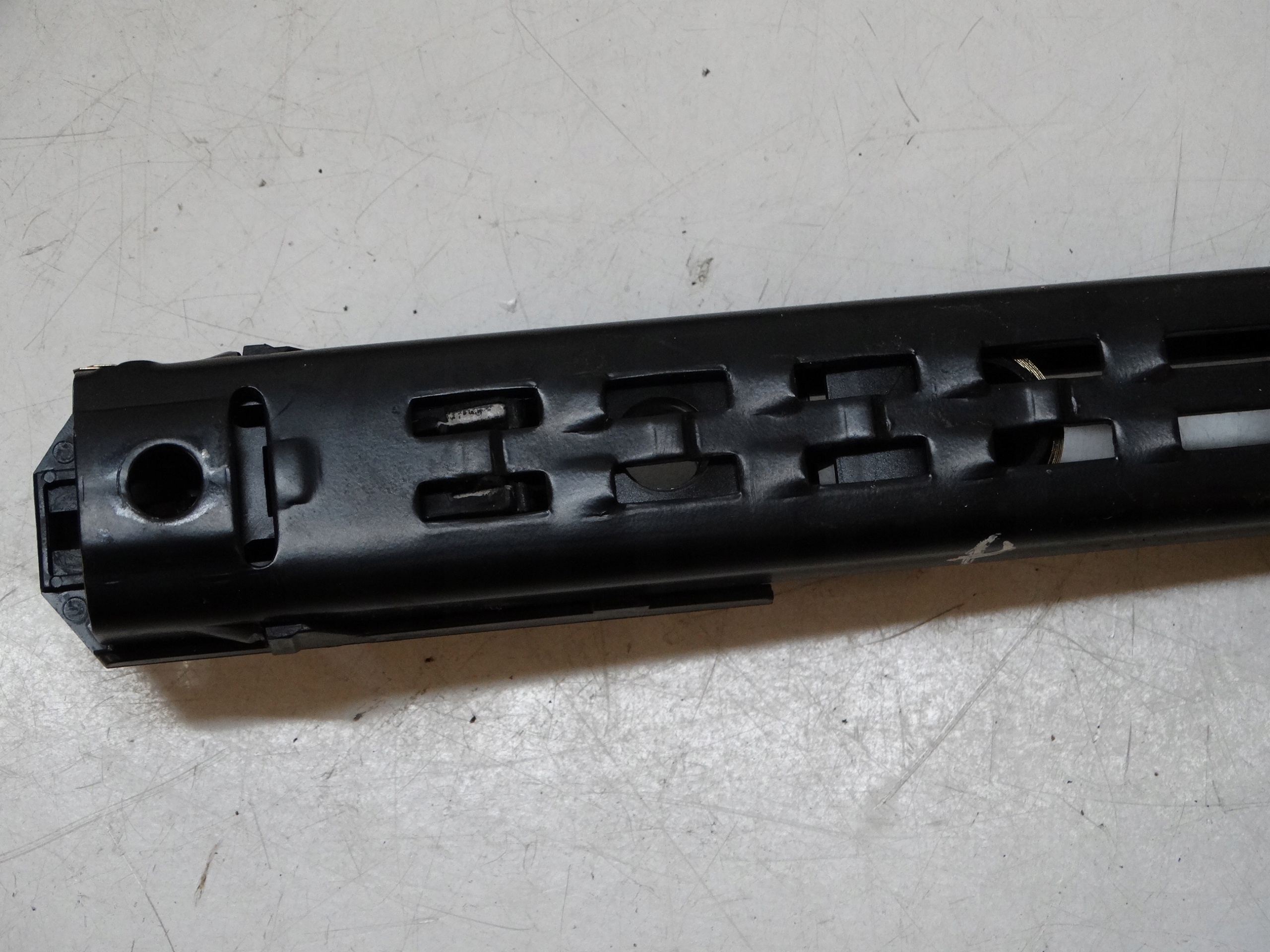 holder rail supports right OCTAVIA II 1T0857819