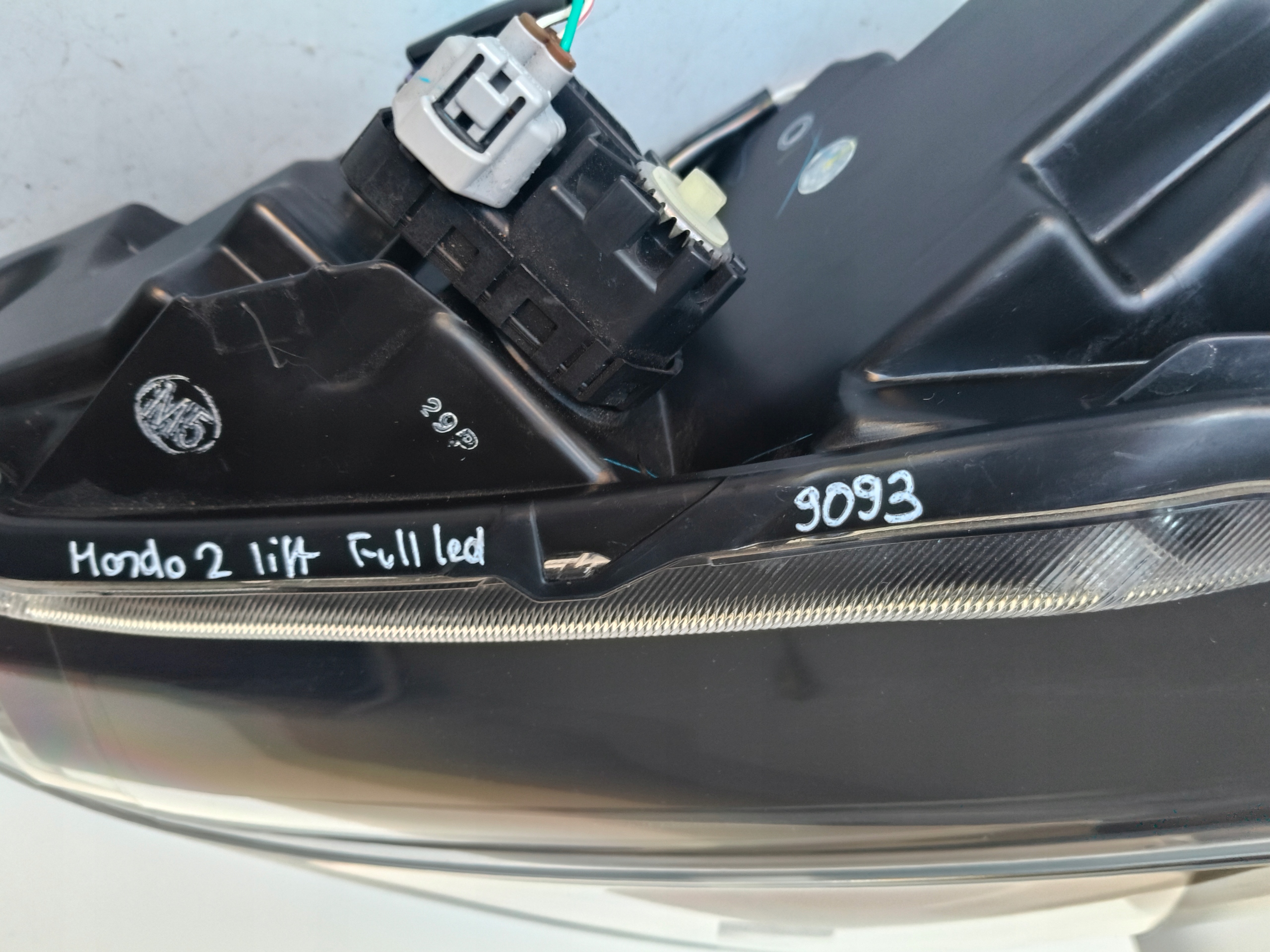light left REFLEKTOR MAZDA 2 20- LIFT FULL LED