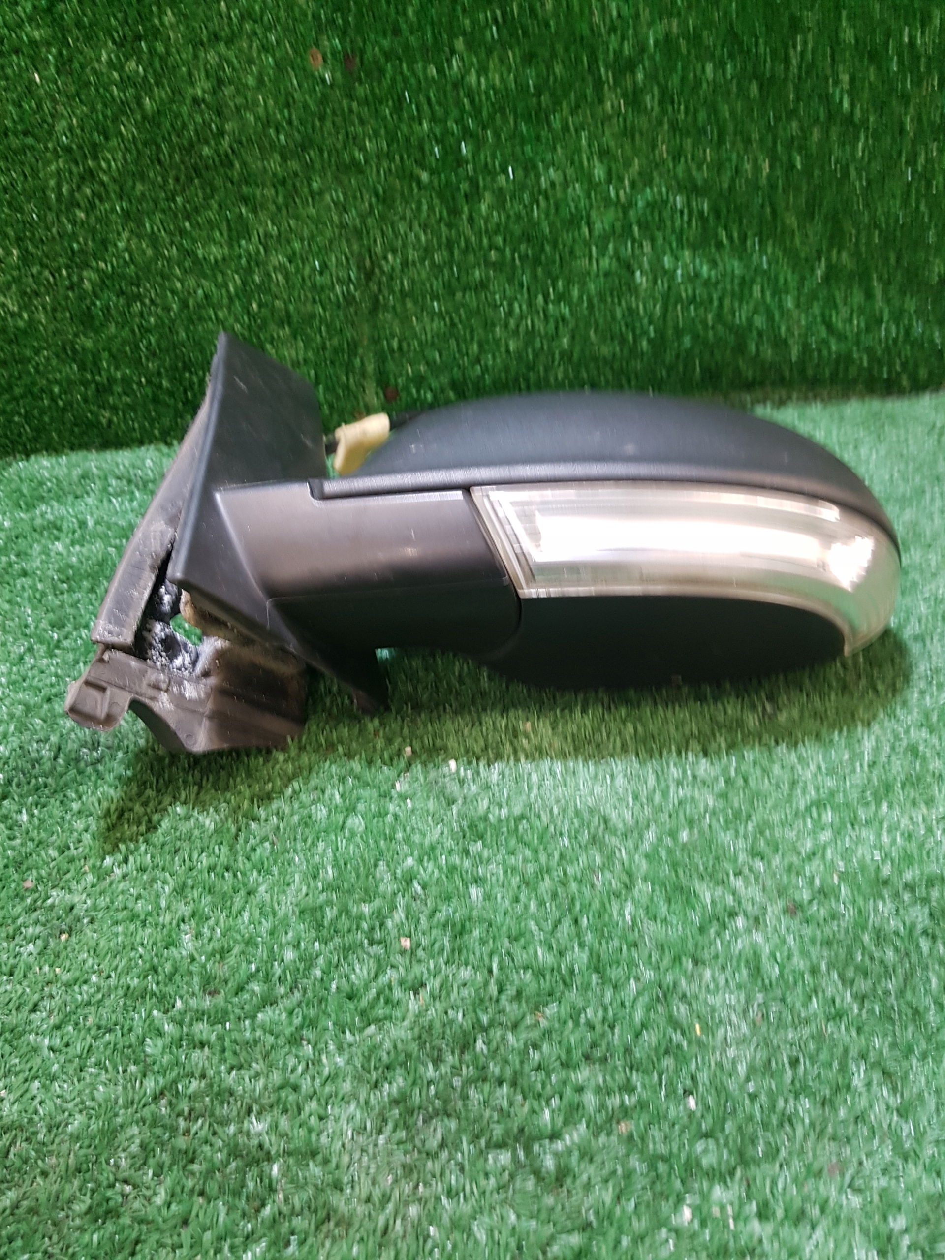 mirror left electrics VOLKSWAGEN GOLF 5 plus 6 PIN