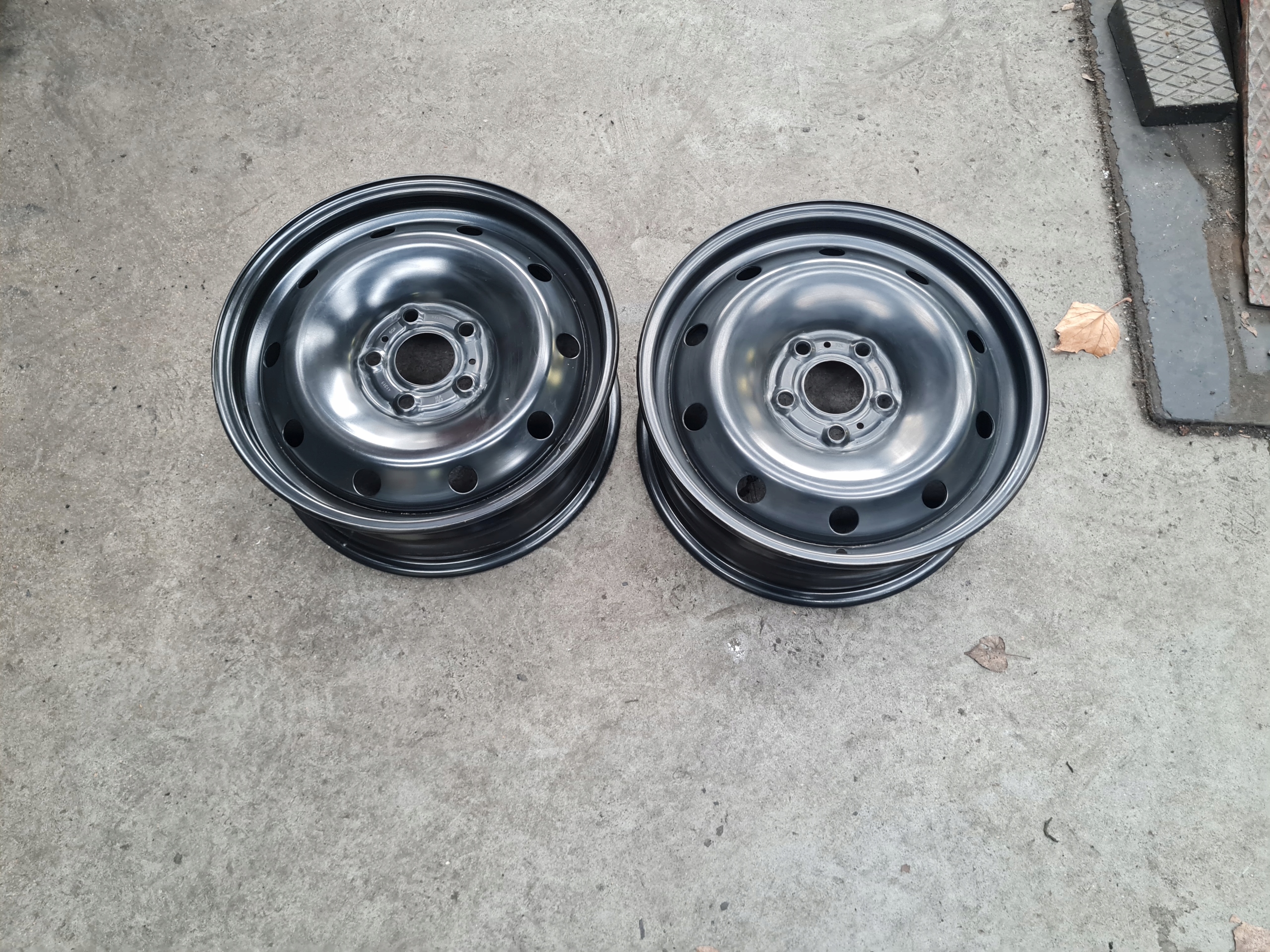 Renault Laguna III Oceľové disky 6x16 5x114.3 ET39 Nové
