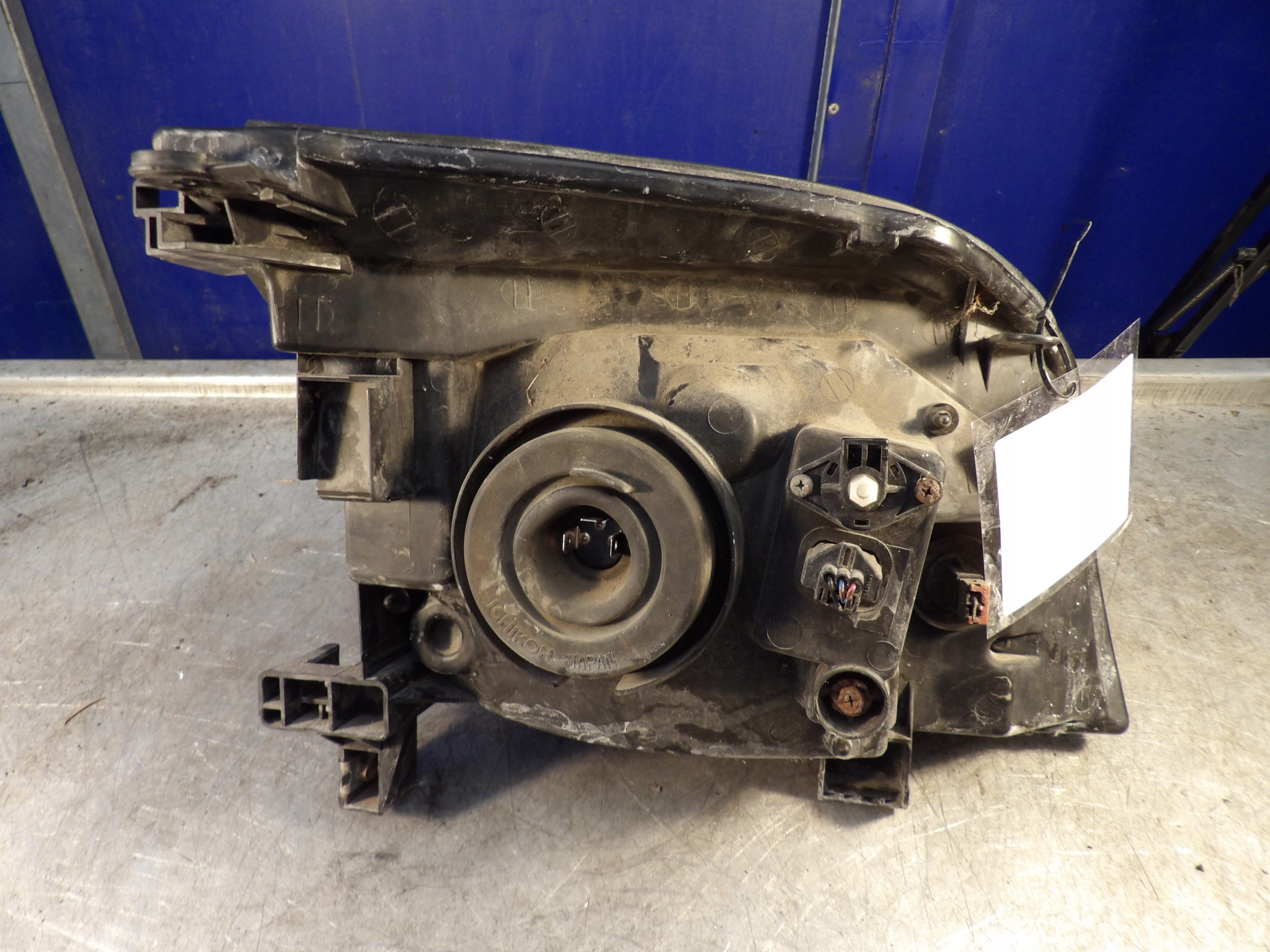 Nissan X-Trail T30 light front left