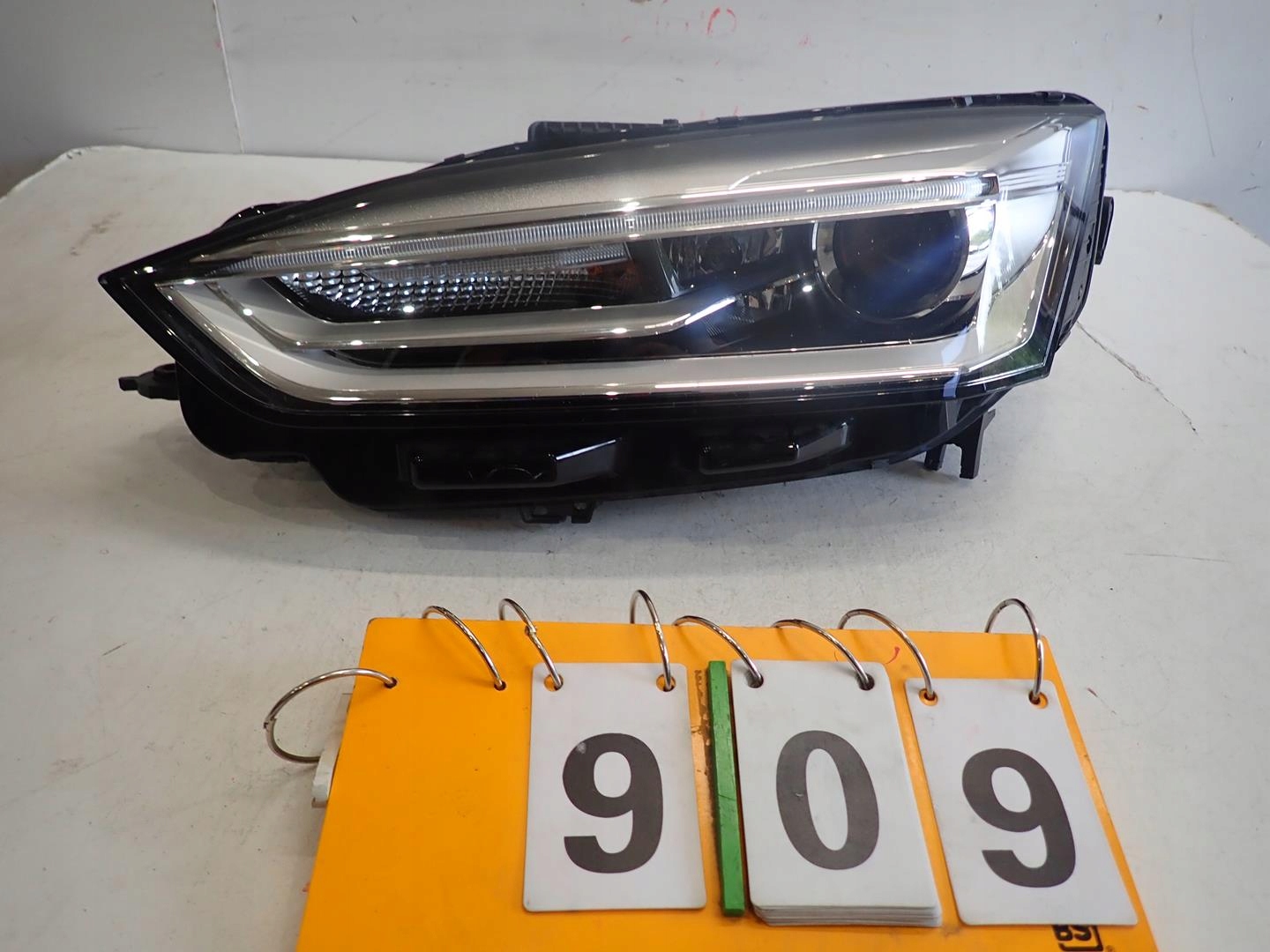 light front front left AUDI A5 II 2016- BI-XENON 8W6941043C