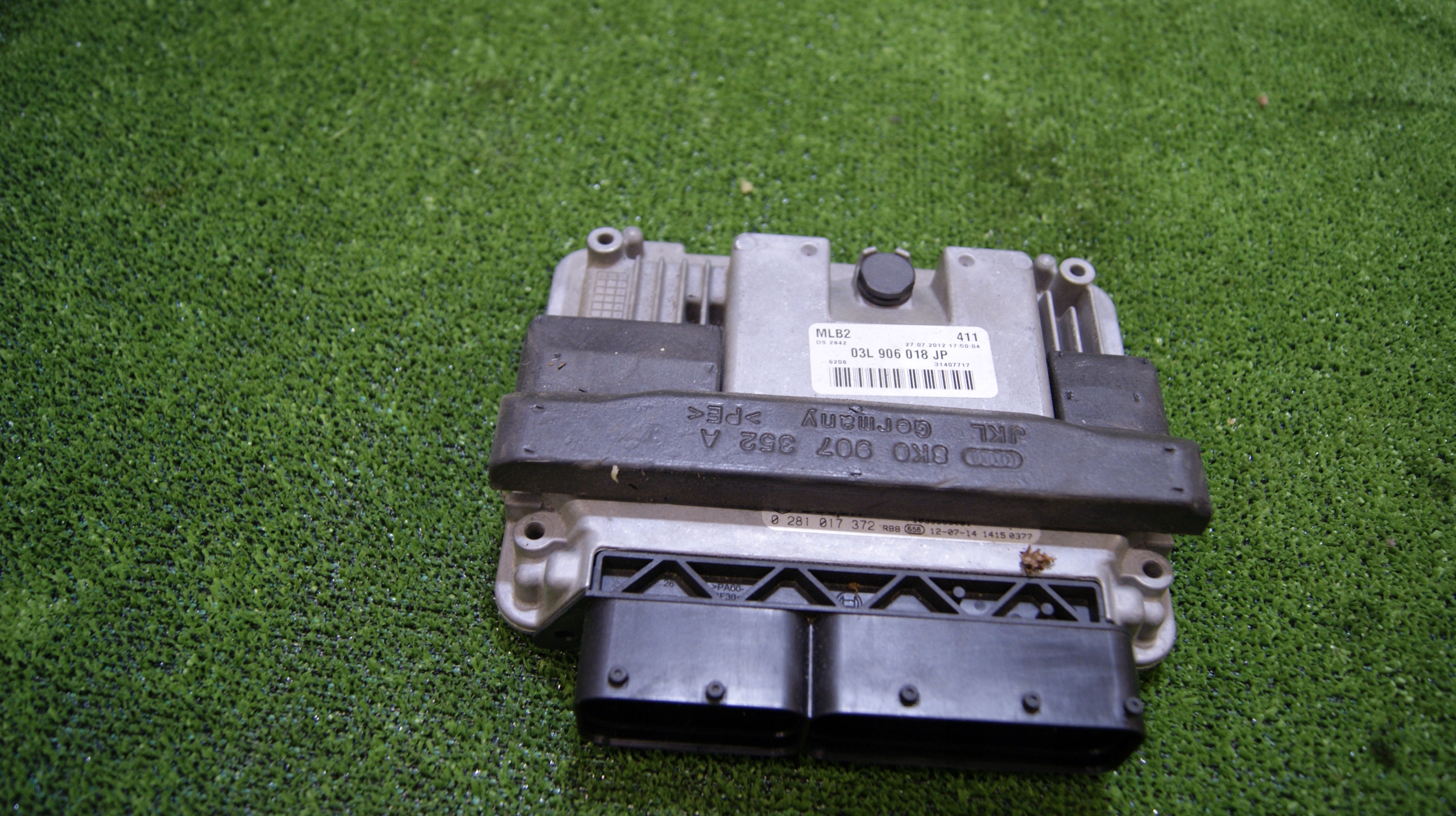 computer of the engine control unit AUDI A4 B8 03L906018JP 0281017372 2.0TDI