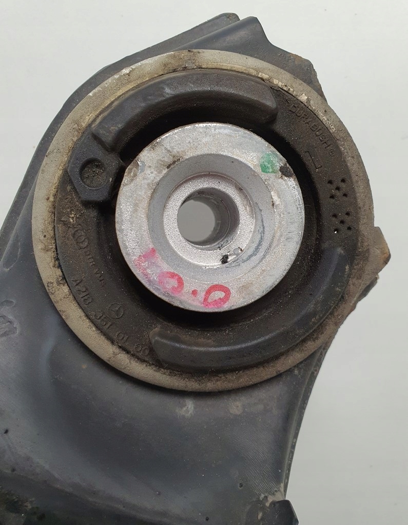 WÓZEK SANKI BELKA TRAWERS TYŁ MERCEDES CLS W218 Typ samochodu Samochody osobowe