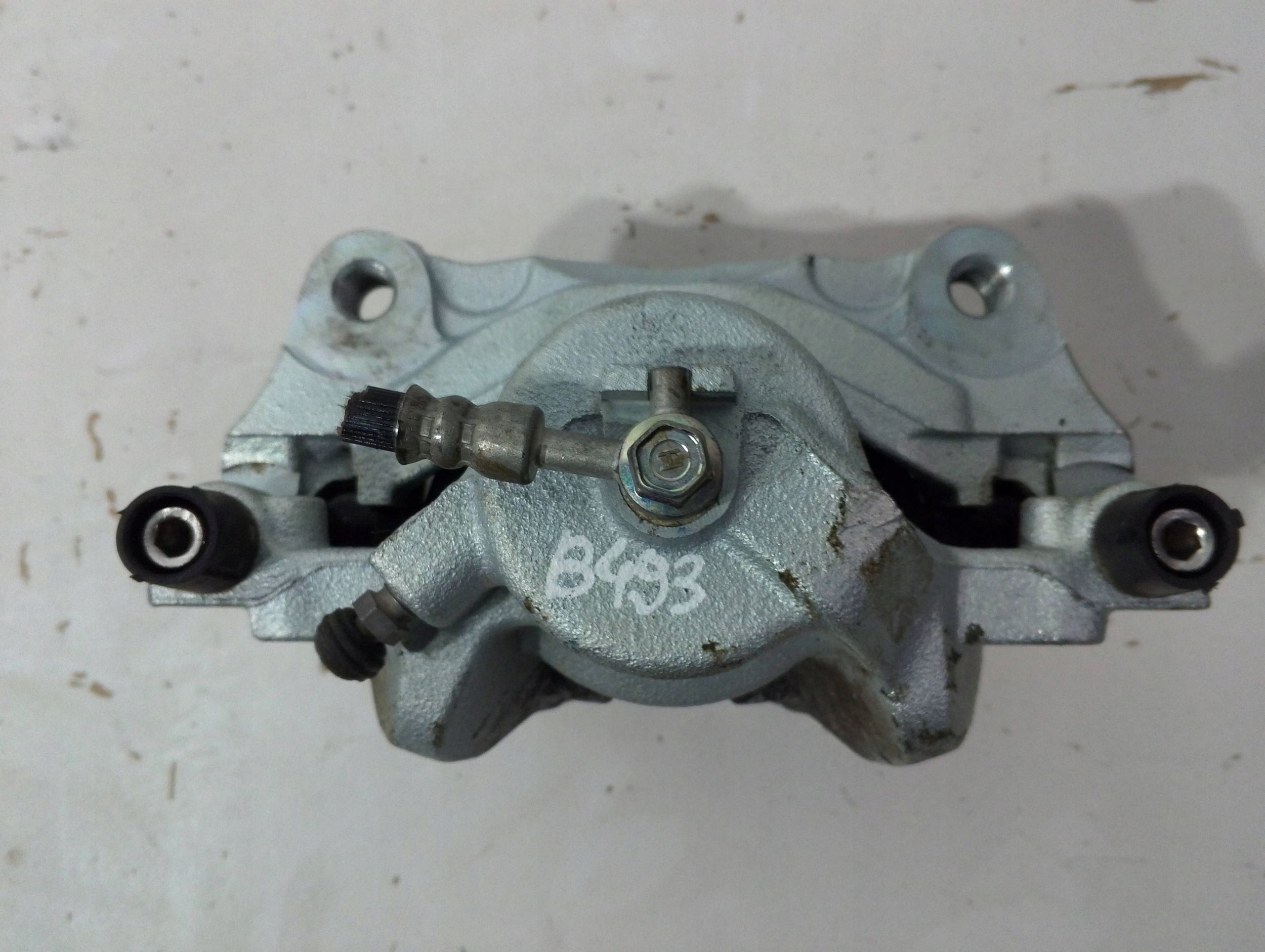 NISSAN QASHQAI J12 caliper front front right FN28VZA JARZMO (B493)