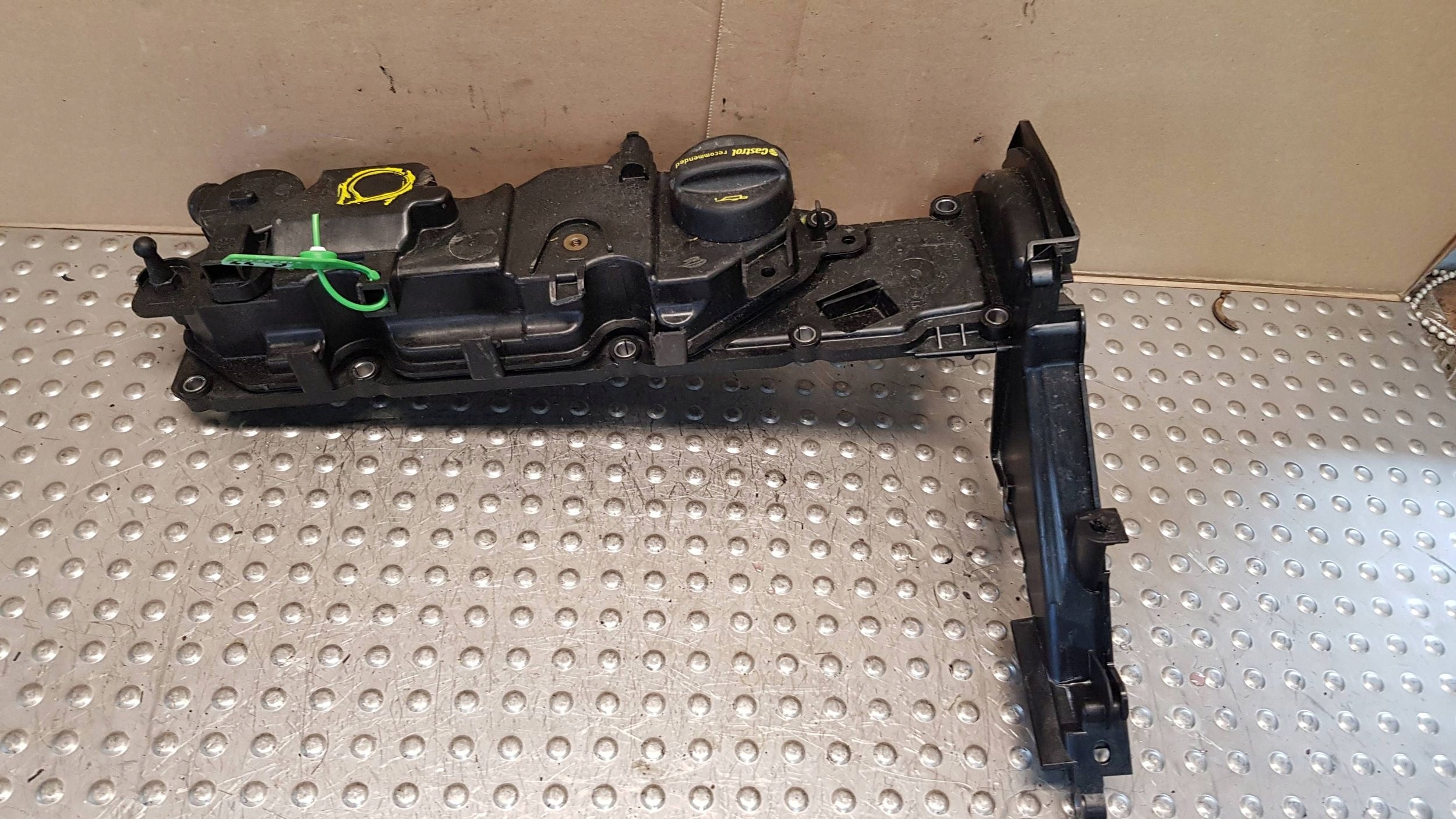 Abdeckung der Ventile 9689112980 FOCUS MK3 VOLVO S40 V50 1.6 HDI D2 115KM