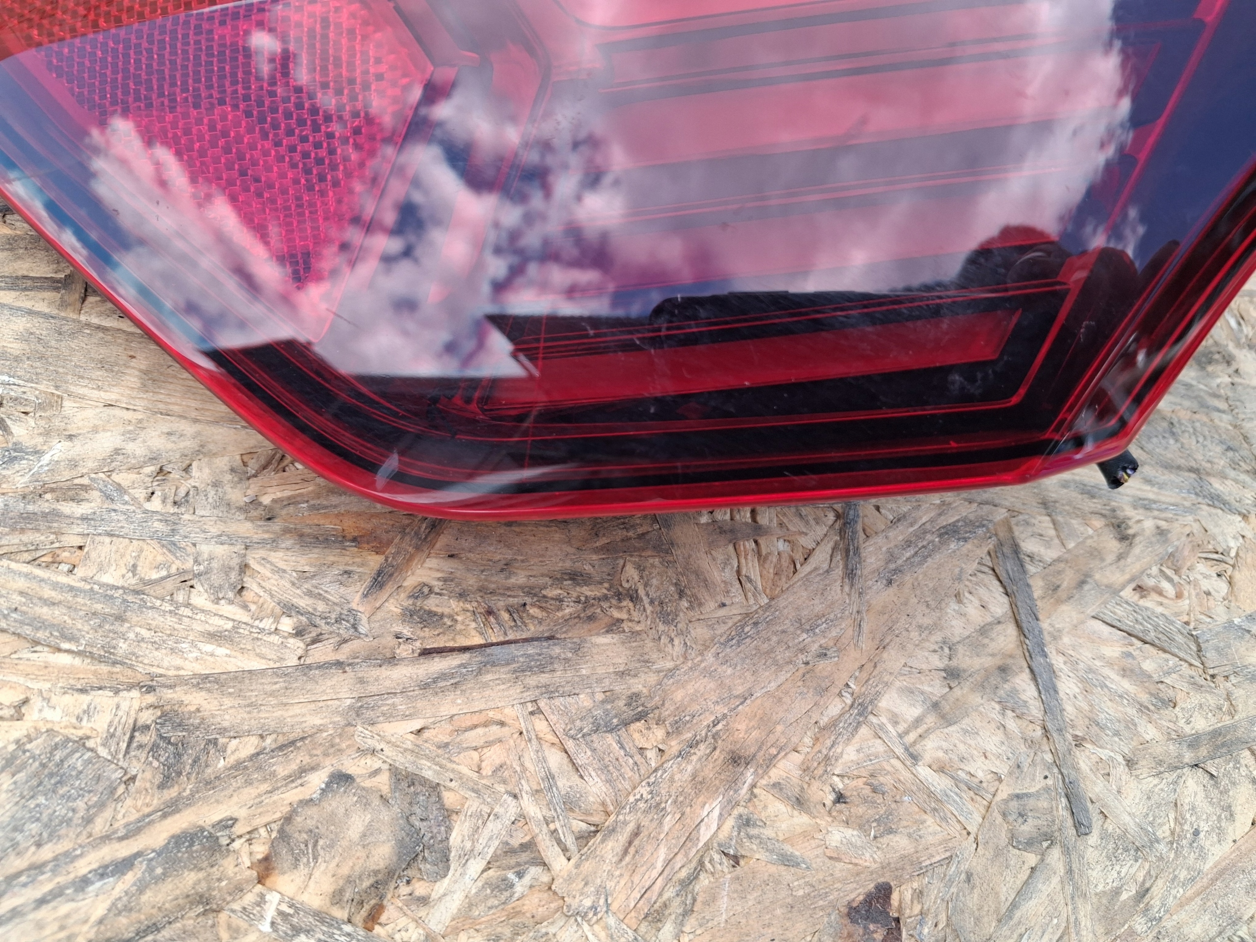 light left rear left rear part AUDI Q8 E-TRON 4KE945091B