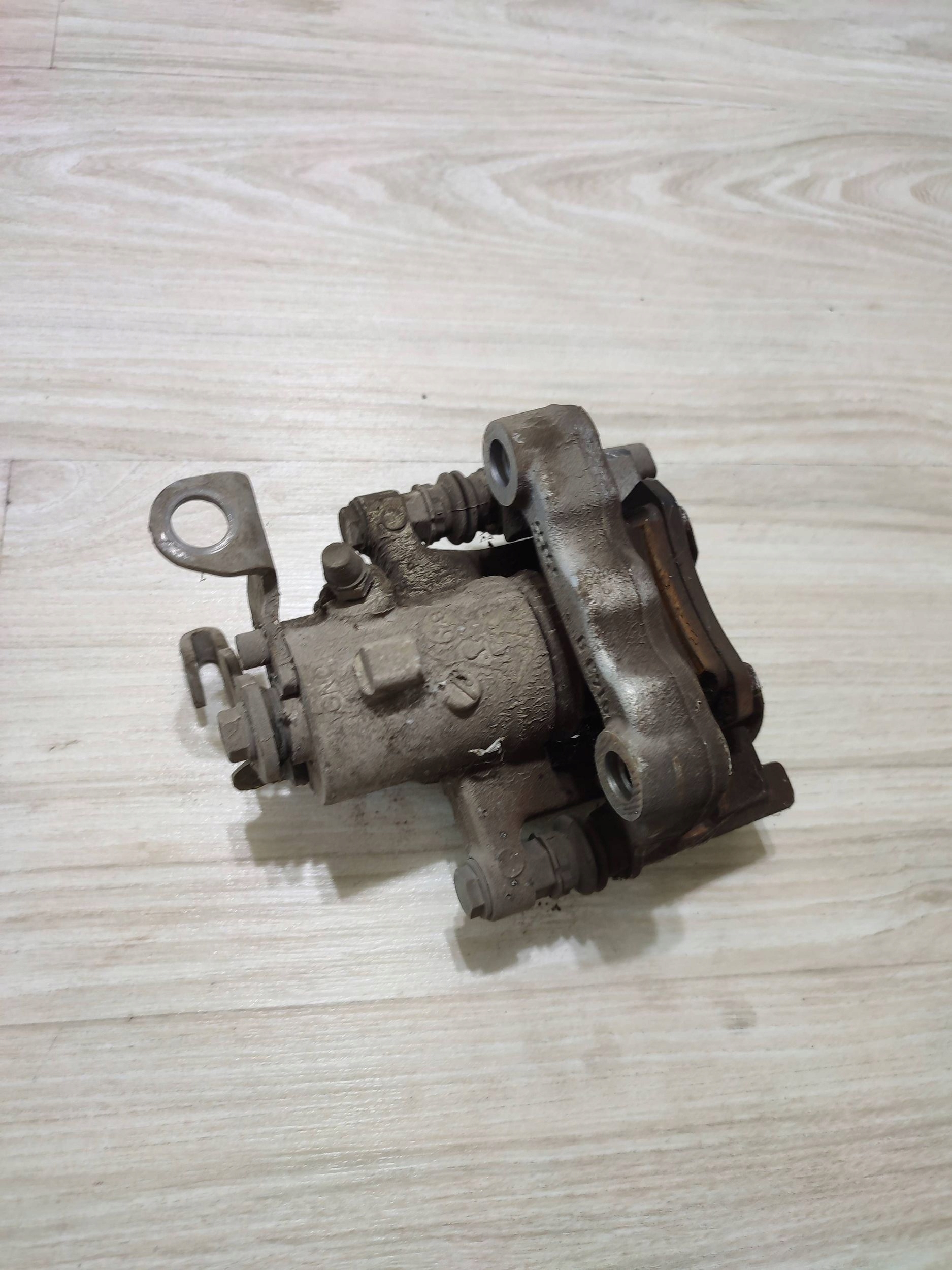 Skoda Scala 2020 rear part side left rear caliper brake