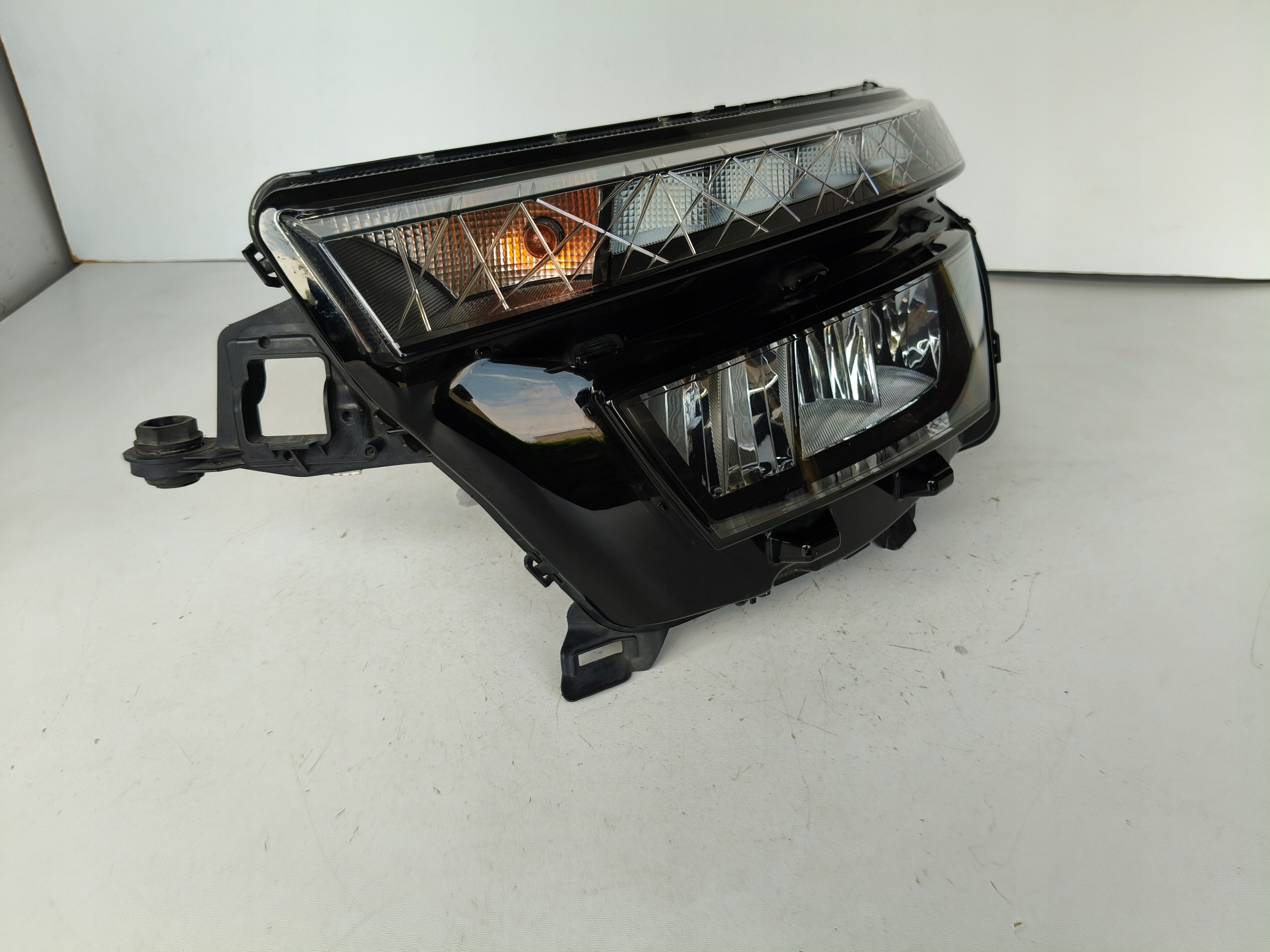 light left REFLEKTOR SKODA KAMIQ 658 18- LED