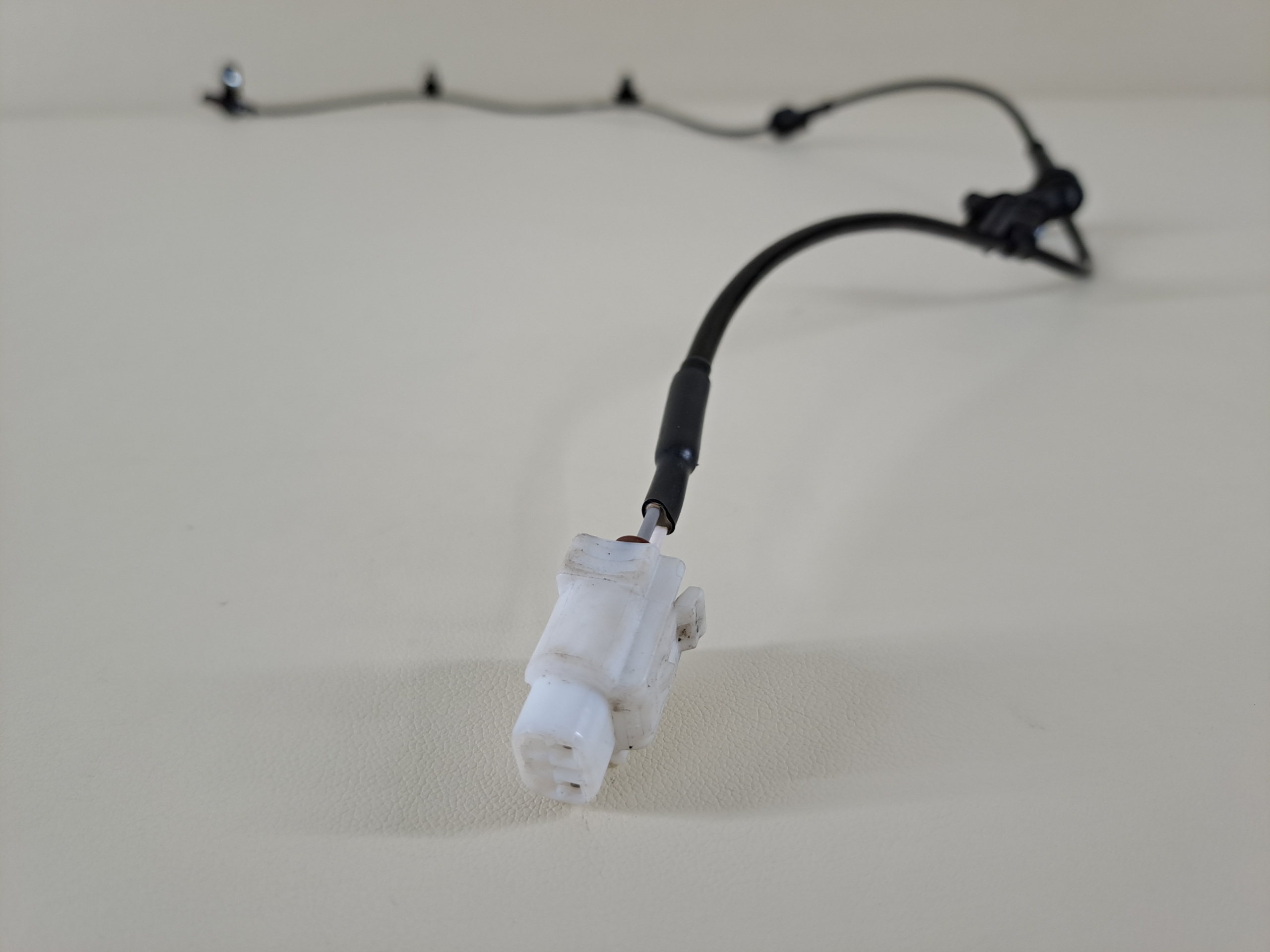 SUZUKI SX4 S-CROSS 18r 1.4T LIFT sensor ABS right rear rear part