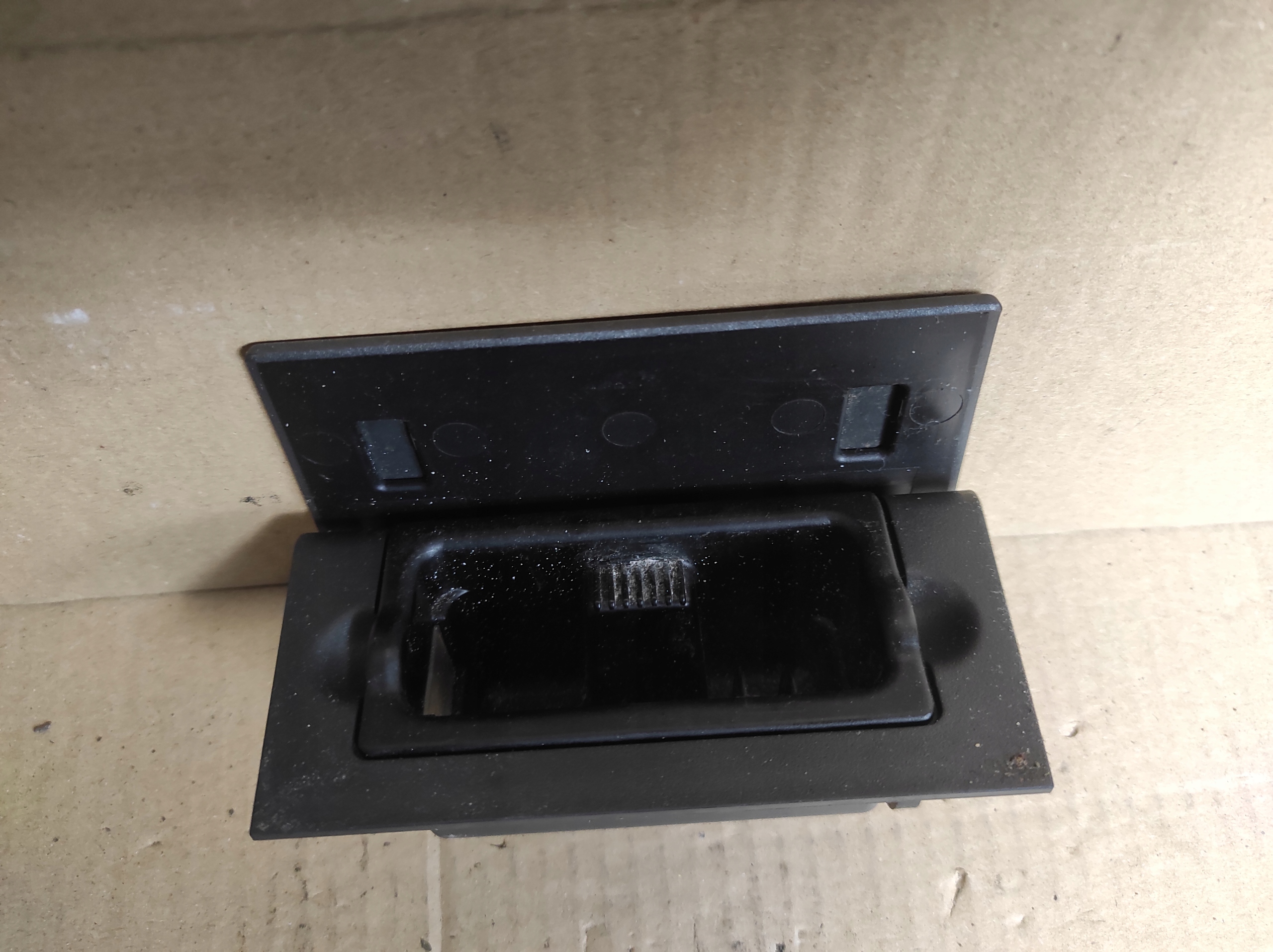 ashtray passenger compartment OPEL VECTRA C 9181518