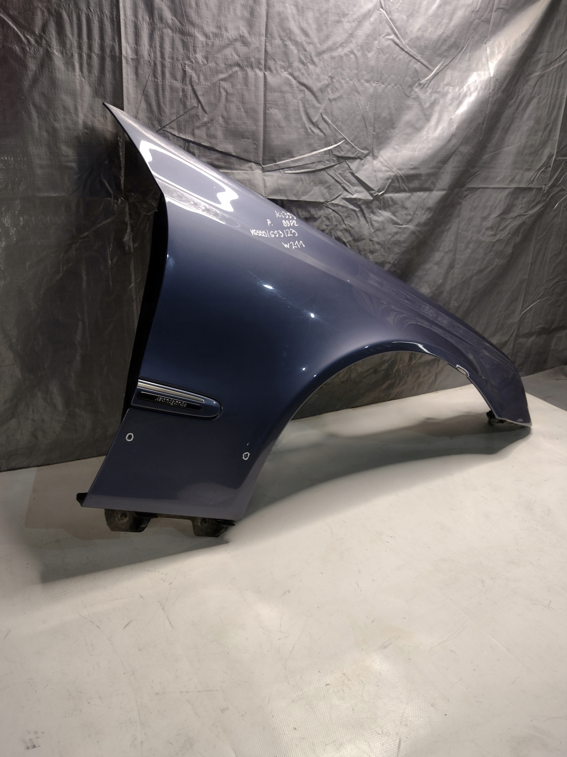 fender right front Mercedes W211 k: 353