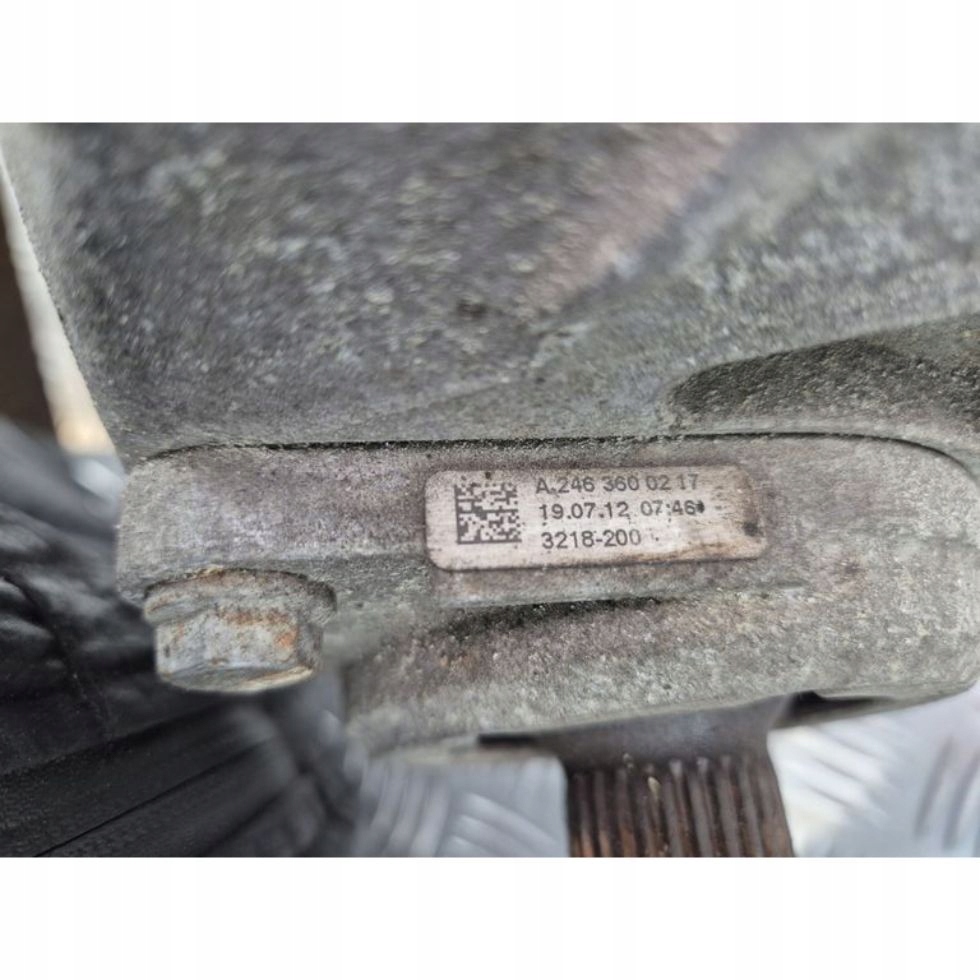 Support Support plaque Support Demi axe MERCEDES CLA 200 W117 A2702230138 M270