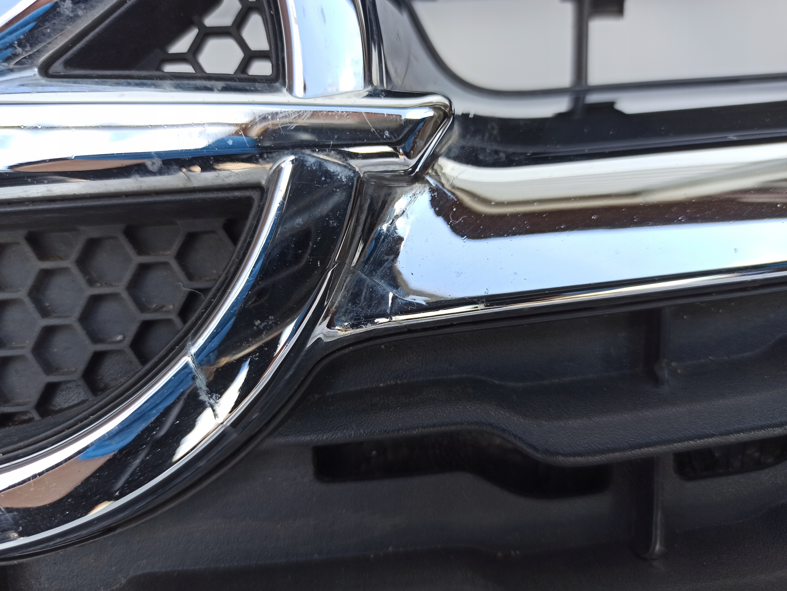 Opel Corsa Kühlergrill FRONTGRILL Kühlergitter 39003576 - Thumbnail 3