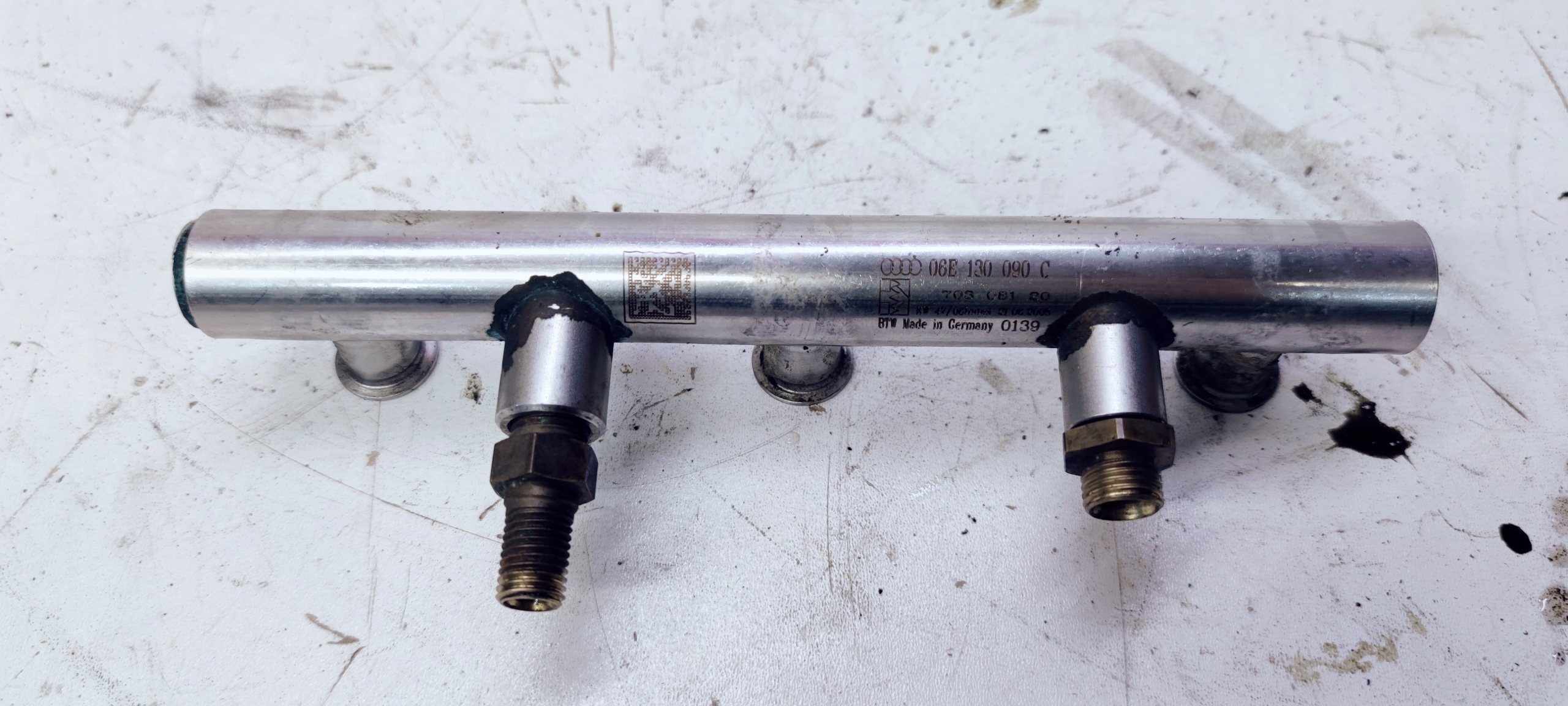 injection ramp AUDI A4 A6 C6 3.2 FSI 06E13090C