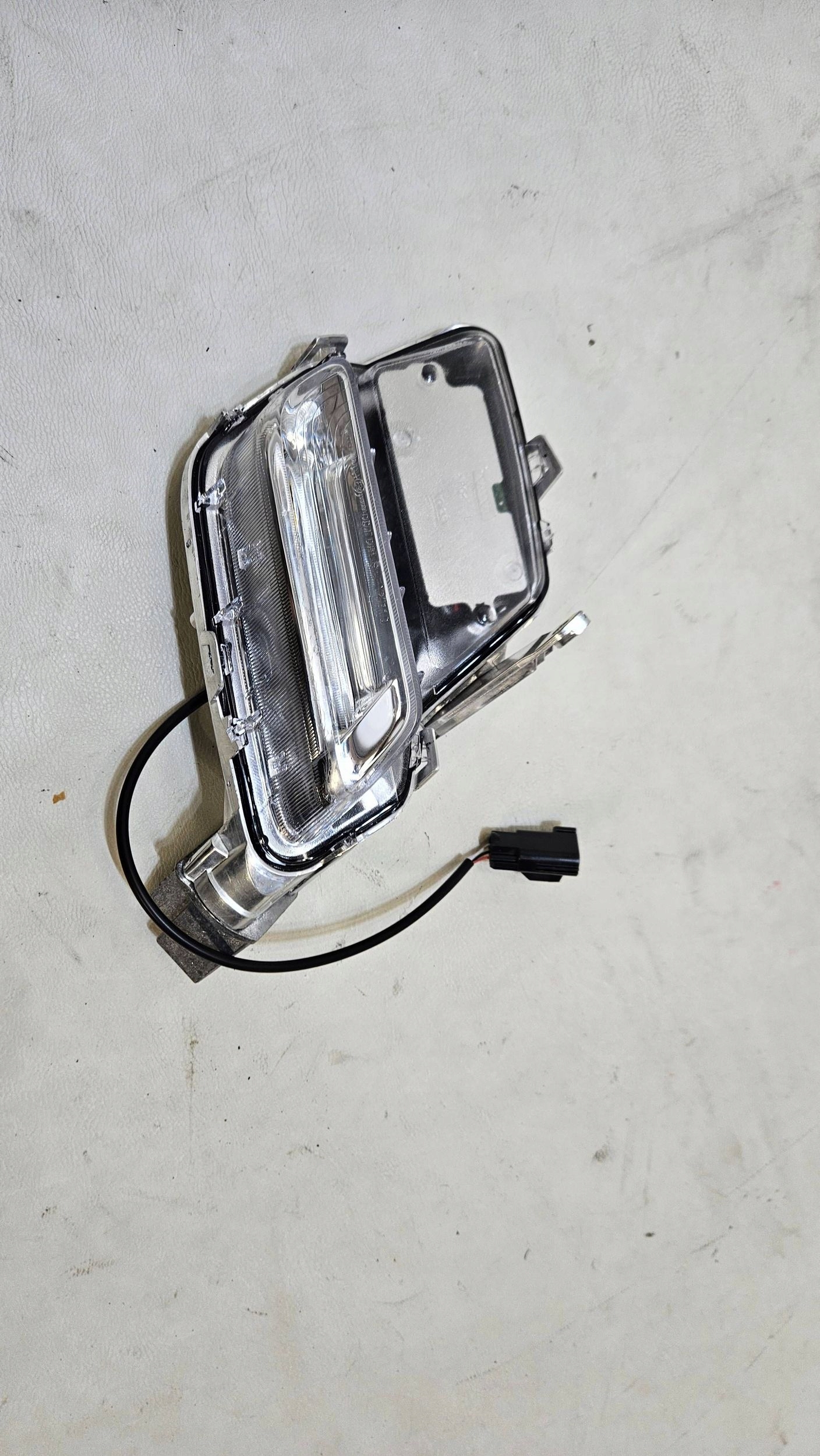 HALOGEN LED JAZDY DZIENNEJ LEWY VOLVO XC06 LIFT 31420393