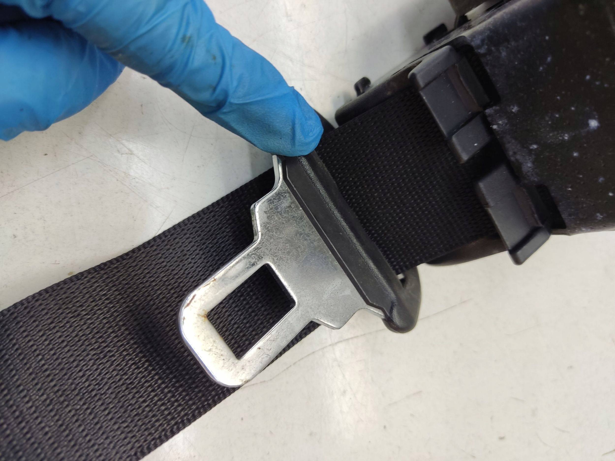 BMW 7 E32 1993 задний ремень безопасности 1950515