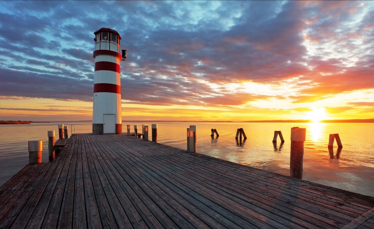 

Tapeta Flizelinowa Latarnia jezioro - 416x254