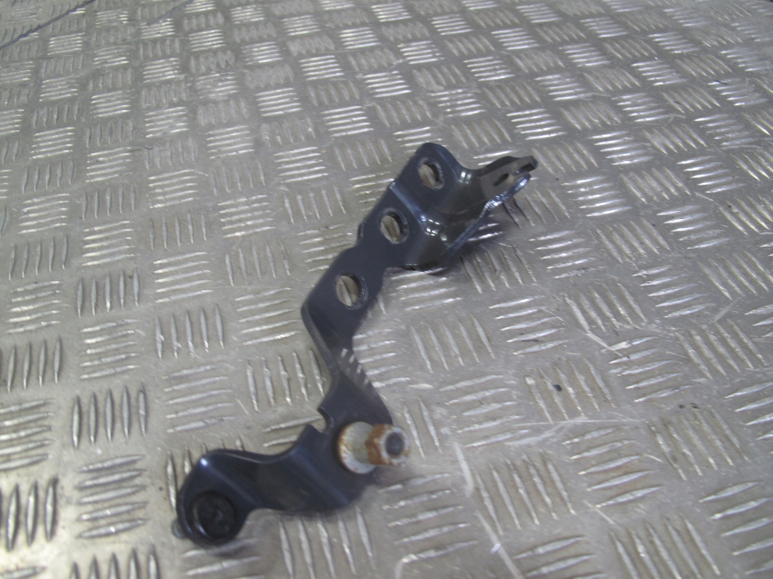 2397055 - КРЕПЛЕНИЕ МОНТАЖНЫЙ КРОНШТЕЙН SCANIA R S