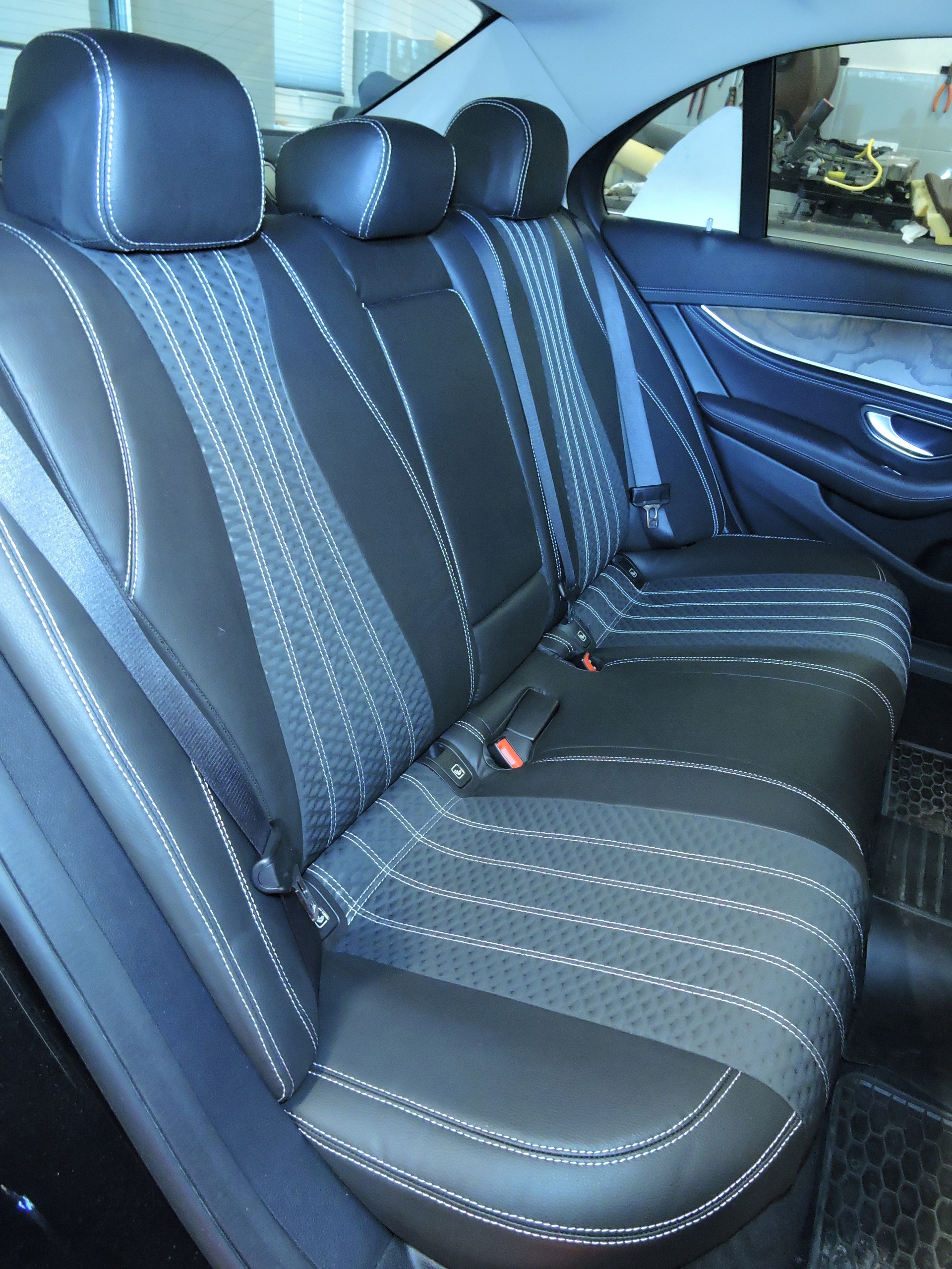 Pokrowce ze skóry i alkantary Mercedes E W213 Producent MIREX II