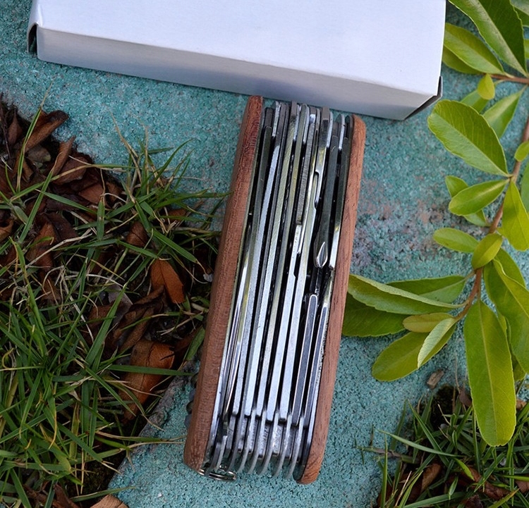 SCYZORYK NÓŻ WIELOFUNKCYJNY 17W1 STAL NIERDZEWNA Marka inna marka