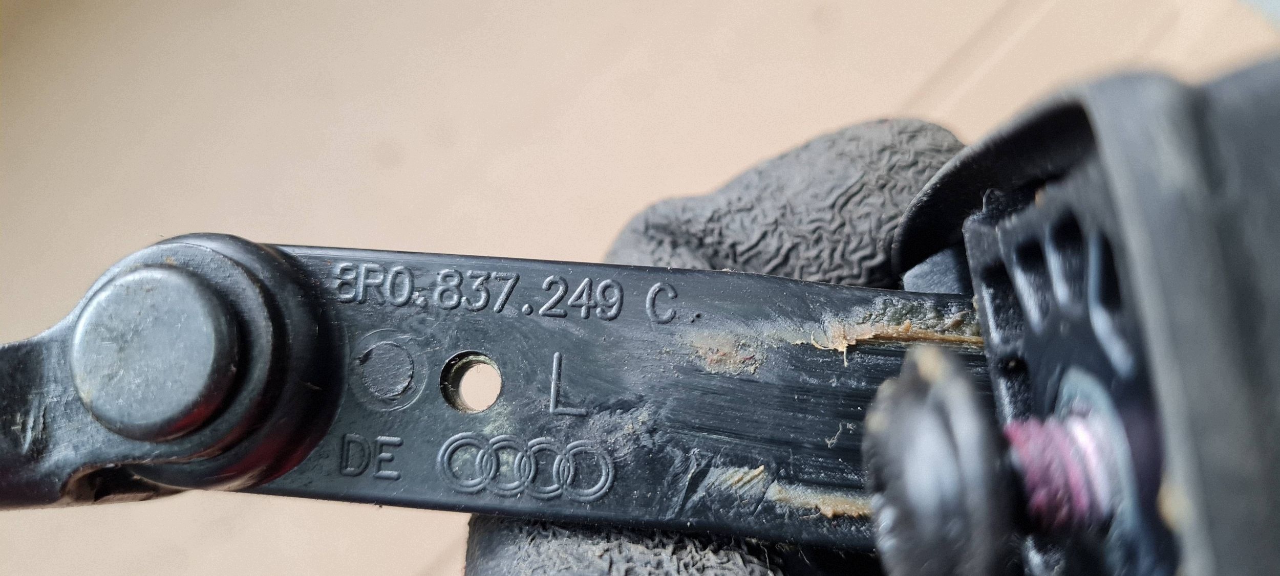 Q5 8R limiter door left right front 8R0837249C