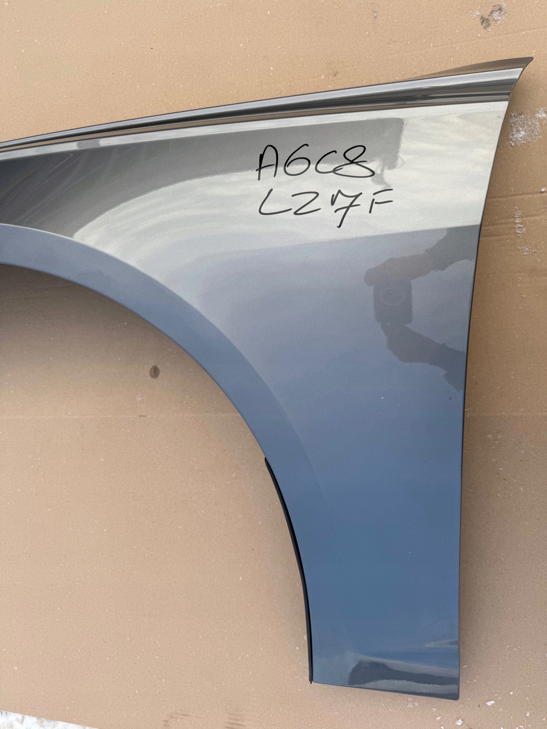 AUDI A6 C8 parafango sinistra Anteriore Anteriore LZ7F
