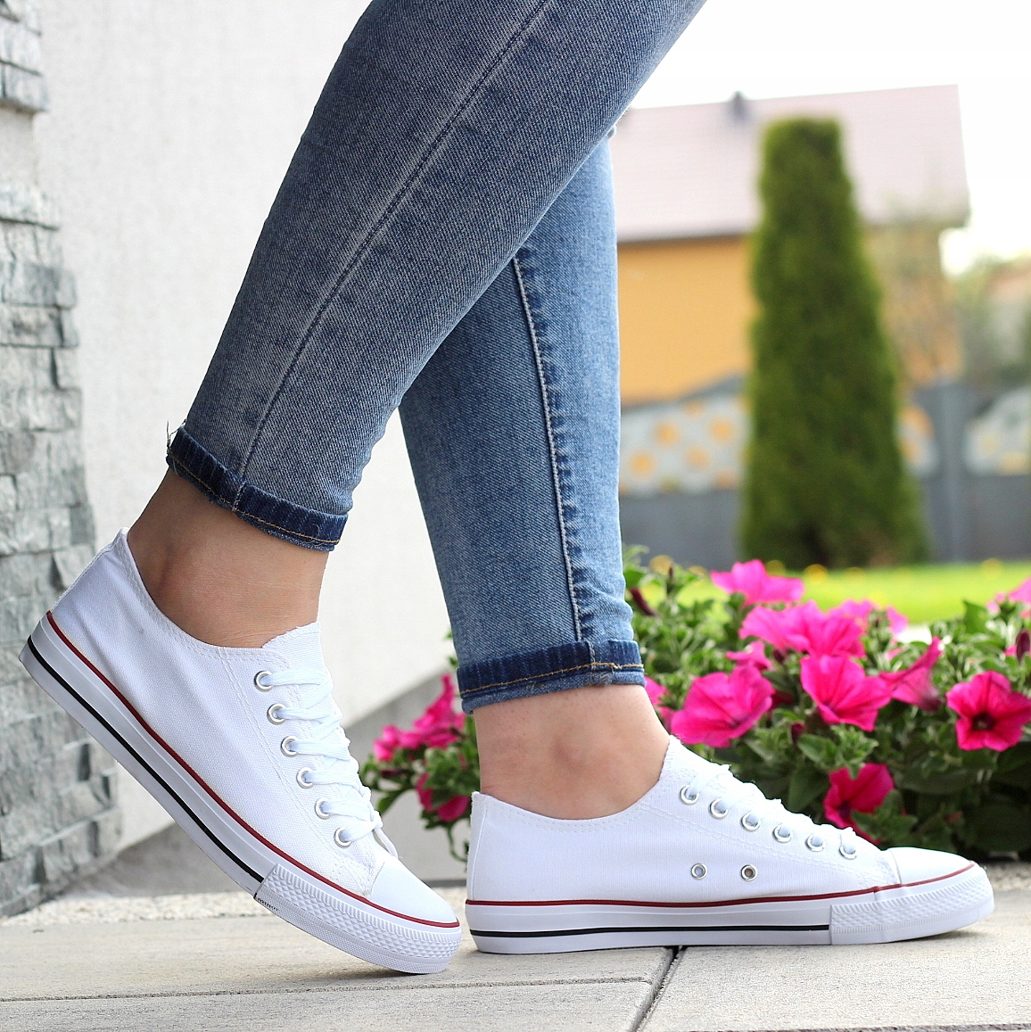 BIAŁE SZNUROWANE GŁADKIE TRAMPKI DAMSKIE 41 Marka inna