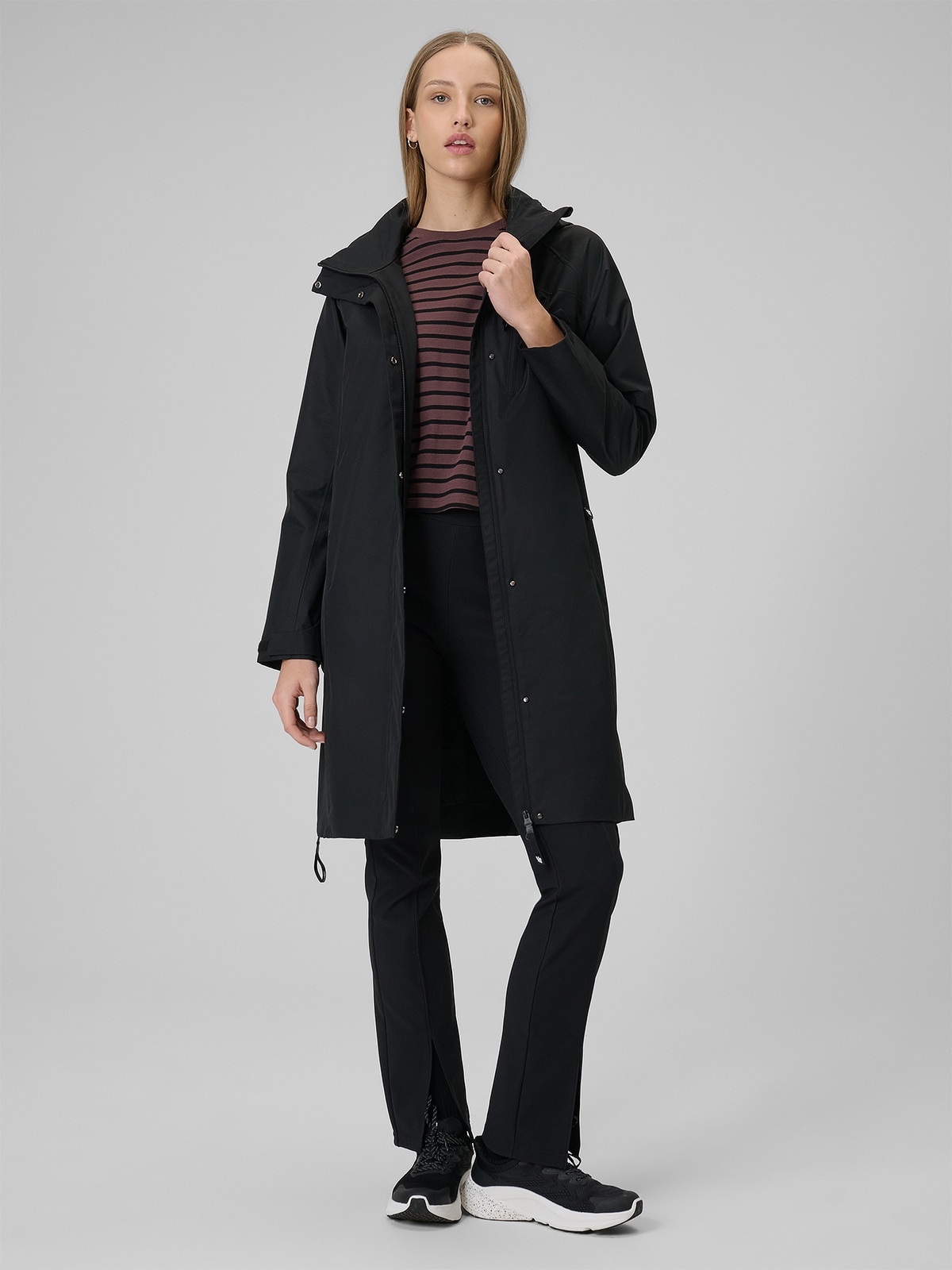 4F Dámský Černý Kabát S Prodyšnou Membránou XXL