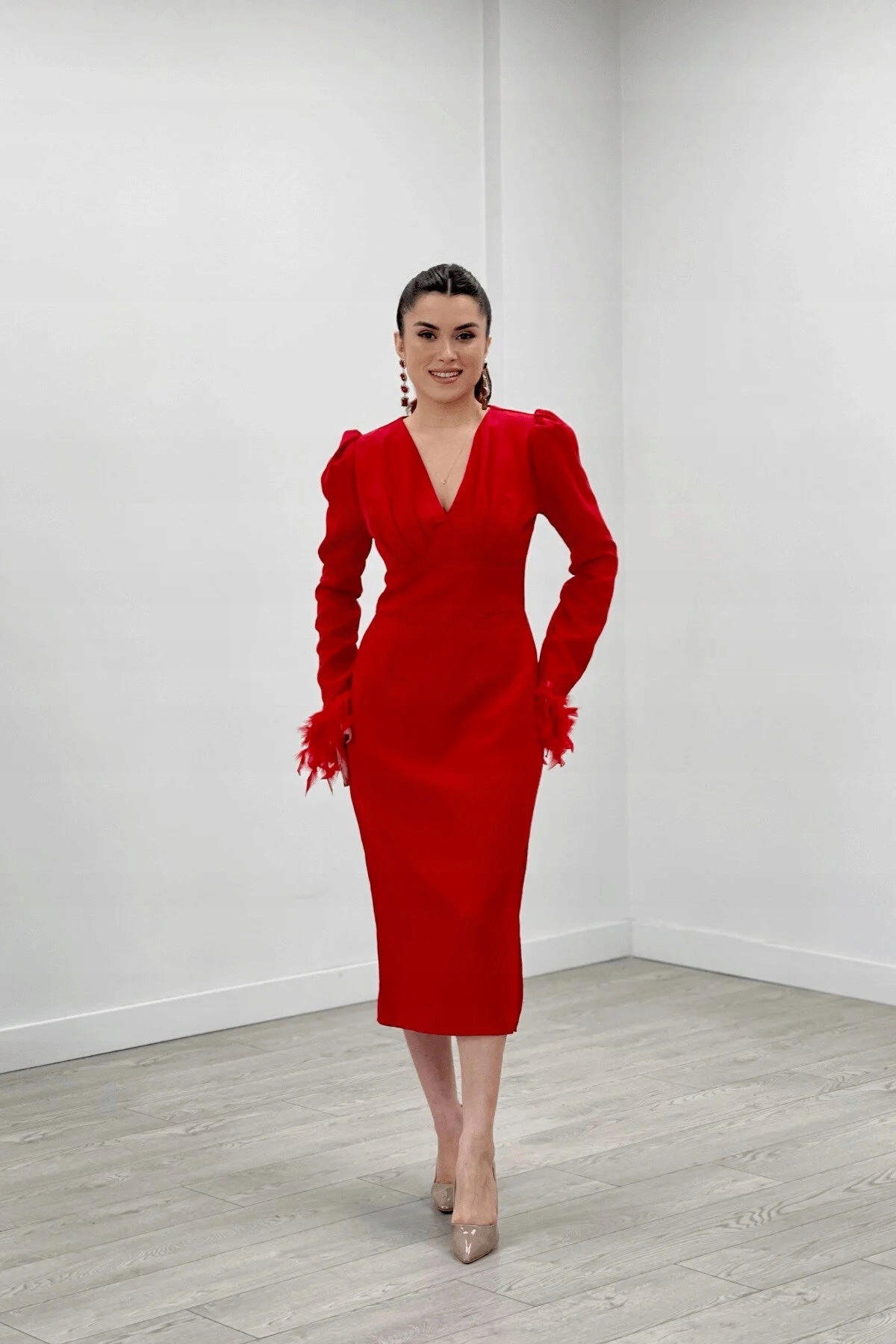 Elegantní Červená Šaty Sukně S Bufetovými Rukávy A Peřím 50 5IA