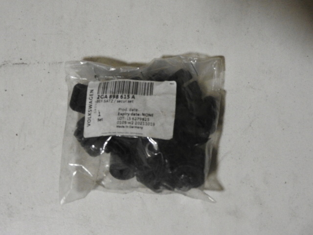 VW T-ROC 2GA898615A КРИЛА КОМПЛЕКТ ОЗБРОЄННЯ КАПОТА