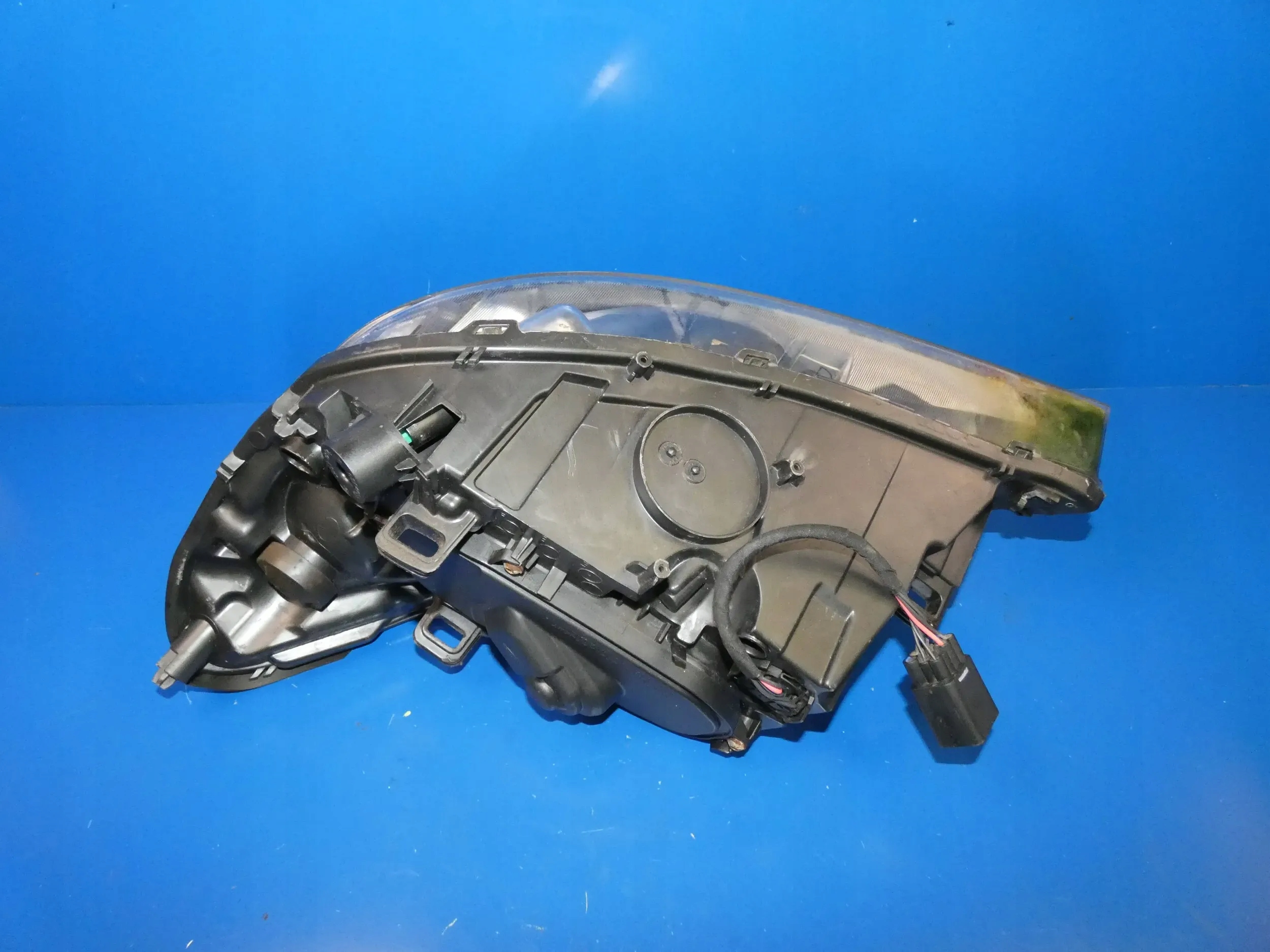 Volvo V60 S60 II light right front ZWYKLA ANGLIK