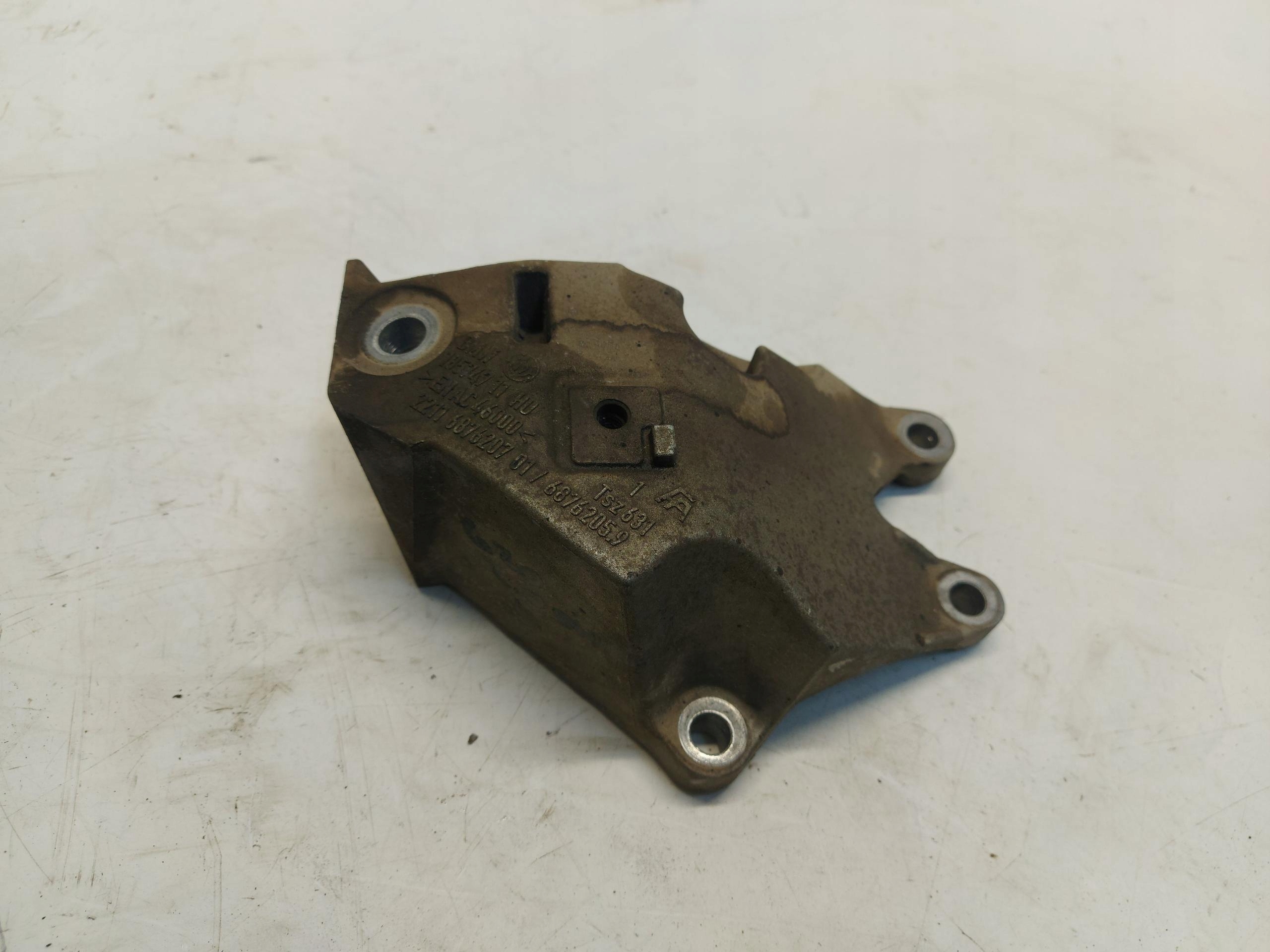 BMW G20 330e holder engine mount left 6876207