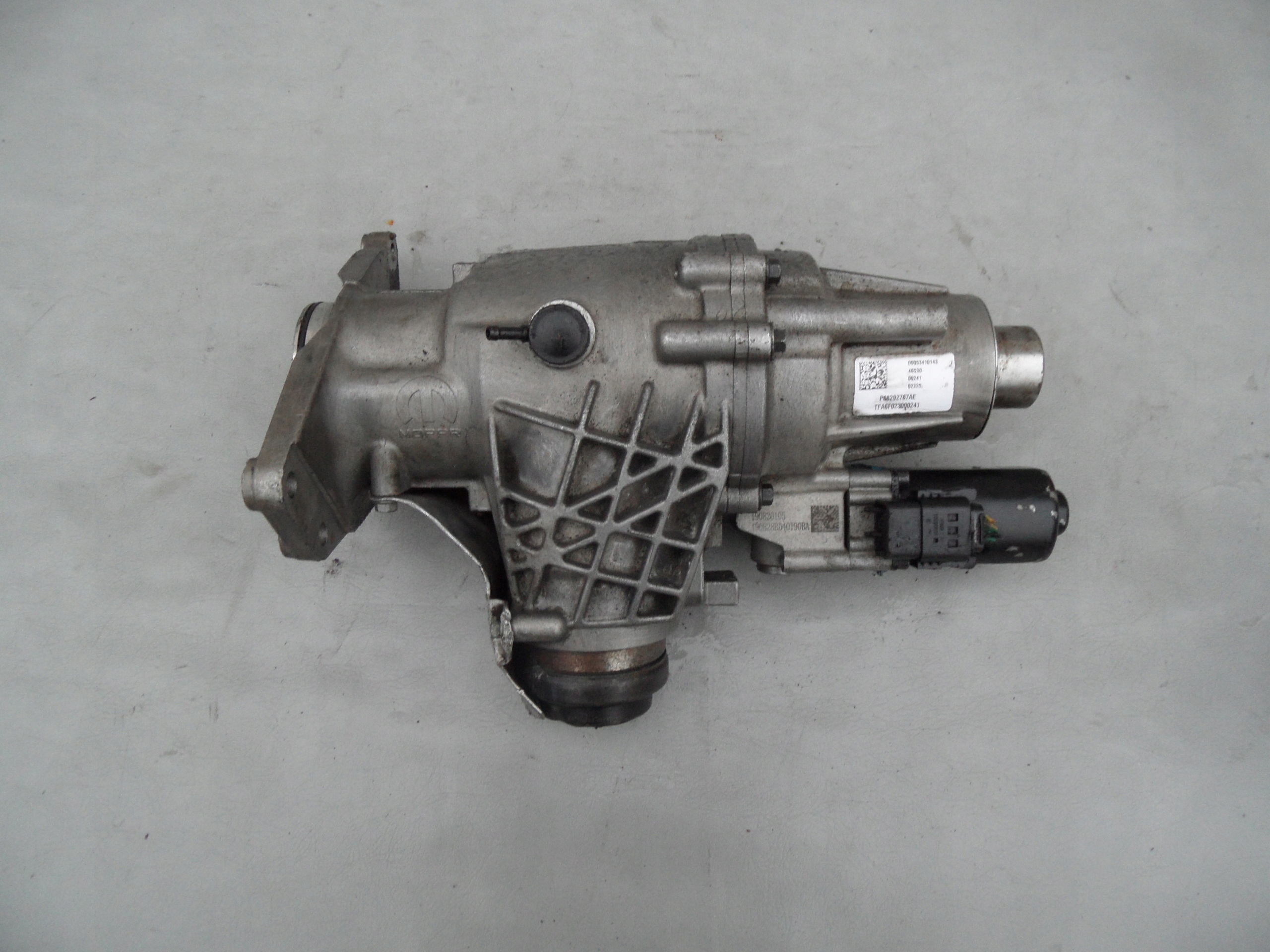 MOST PRZÓD PRZEDNI REDUKTOR JEEP COMPASS II P68292767AE