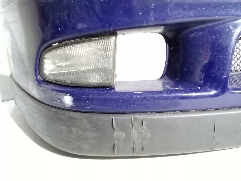 Toyota Avensis and T22 bumper front front 8M4