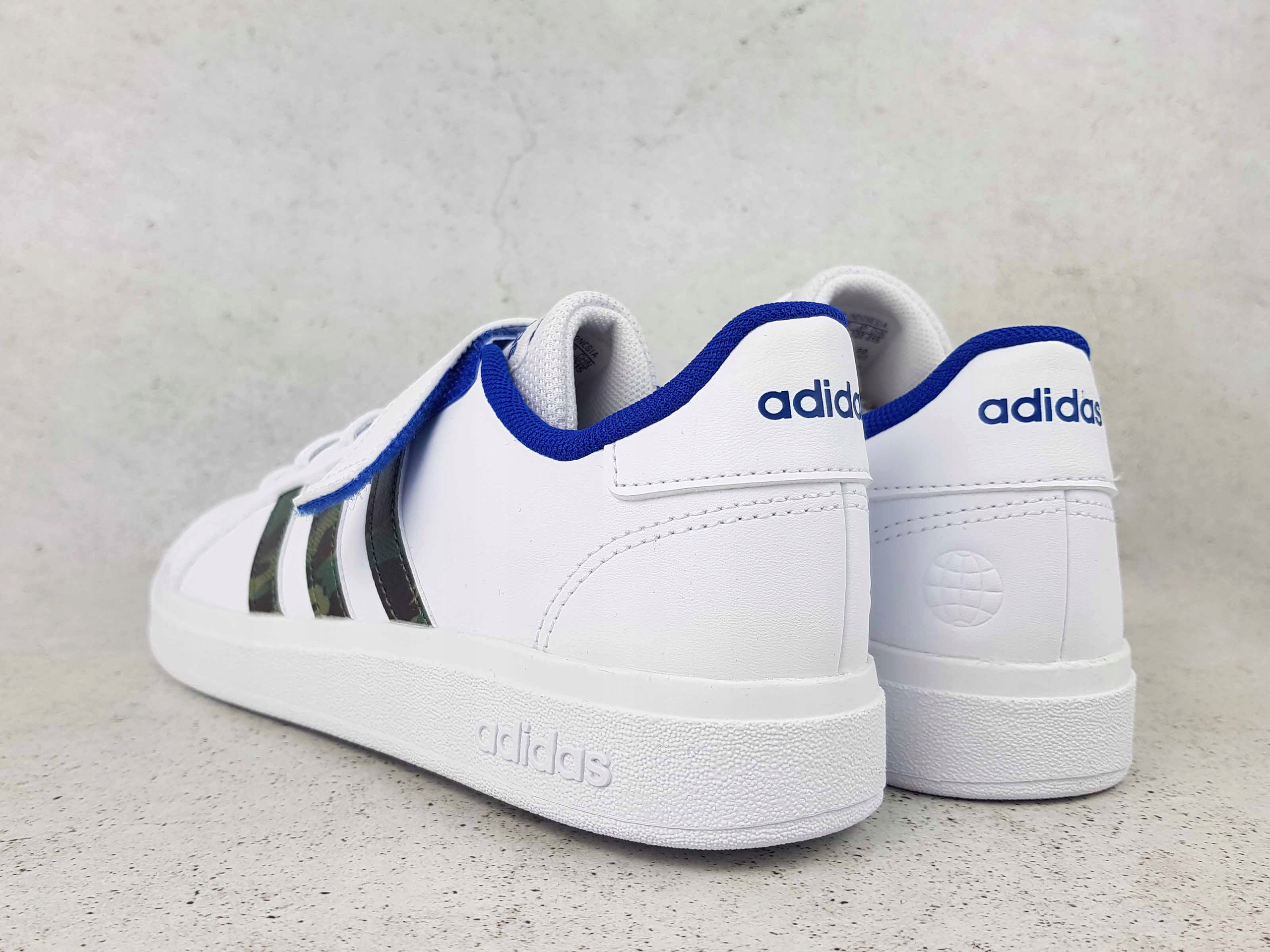 ADIDAS GRAND COURT TRAMPKI DAMSKIE NA GUMKI RZEP Wysokość niskie