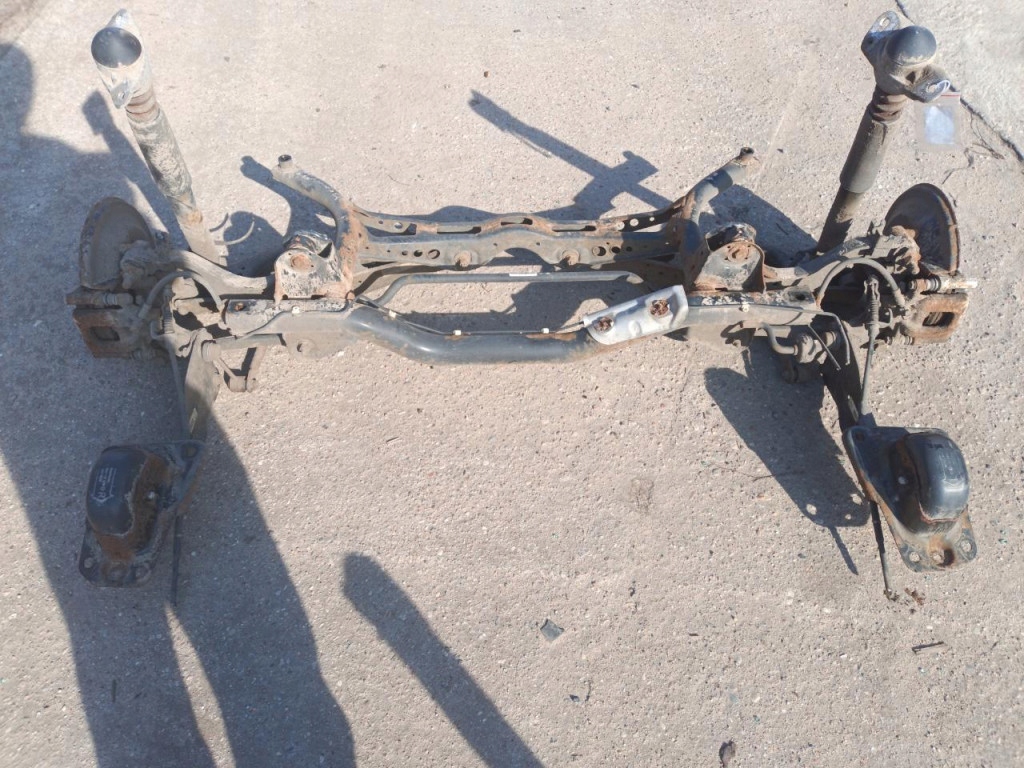 VOLKSWAGEN JETTA VI BELKA ZAWIESZENIA TYŁ KPL Typ samochodu Samochody osobowe